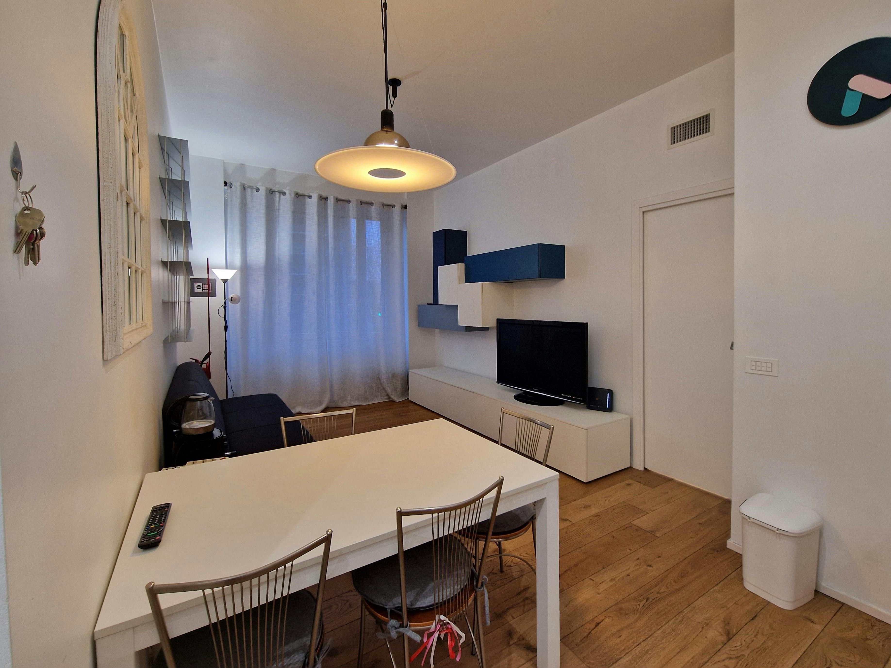 公寓 正在以 €2,300 的月租出租，其位于 Milan, Via Gian Carlo Castelbarco