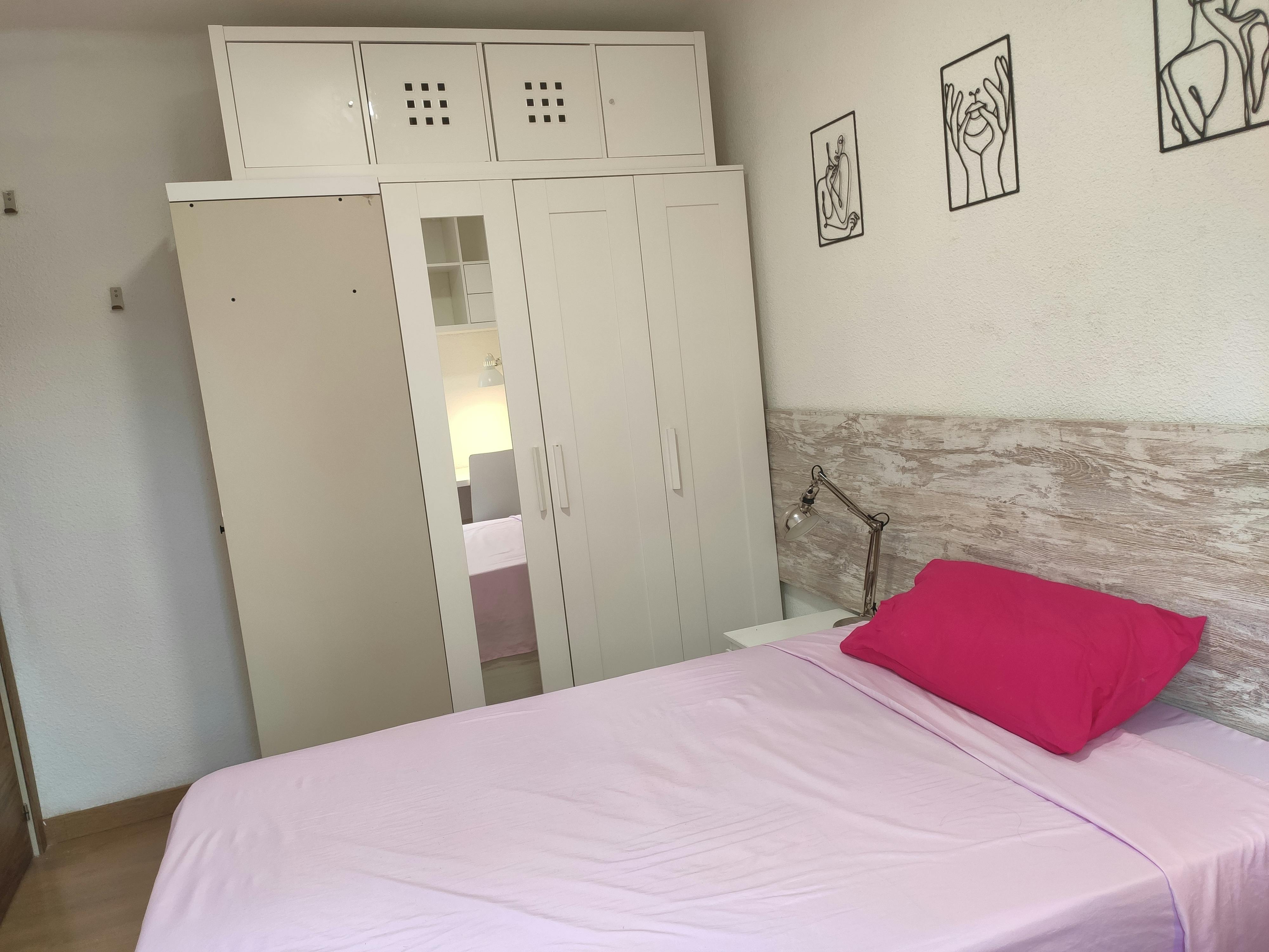 Single room Madrid, 1 bed, 12m² — photo 3