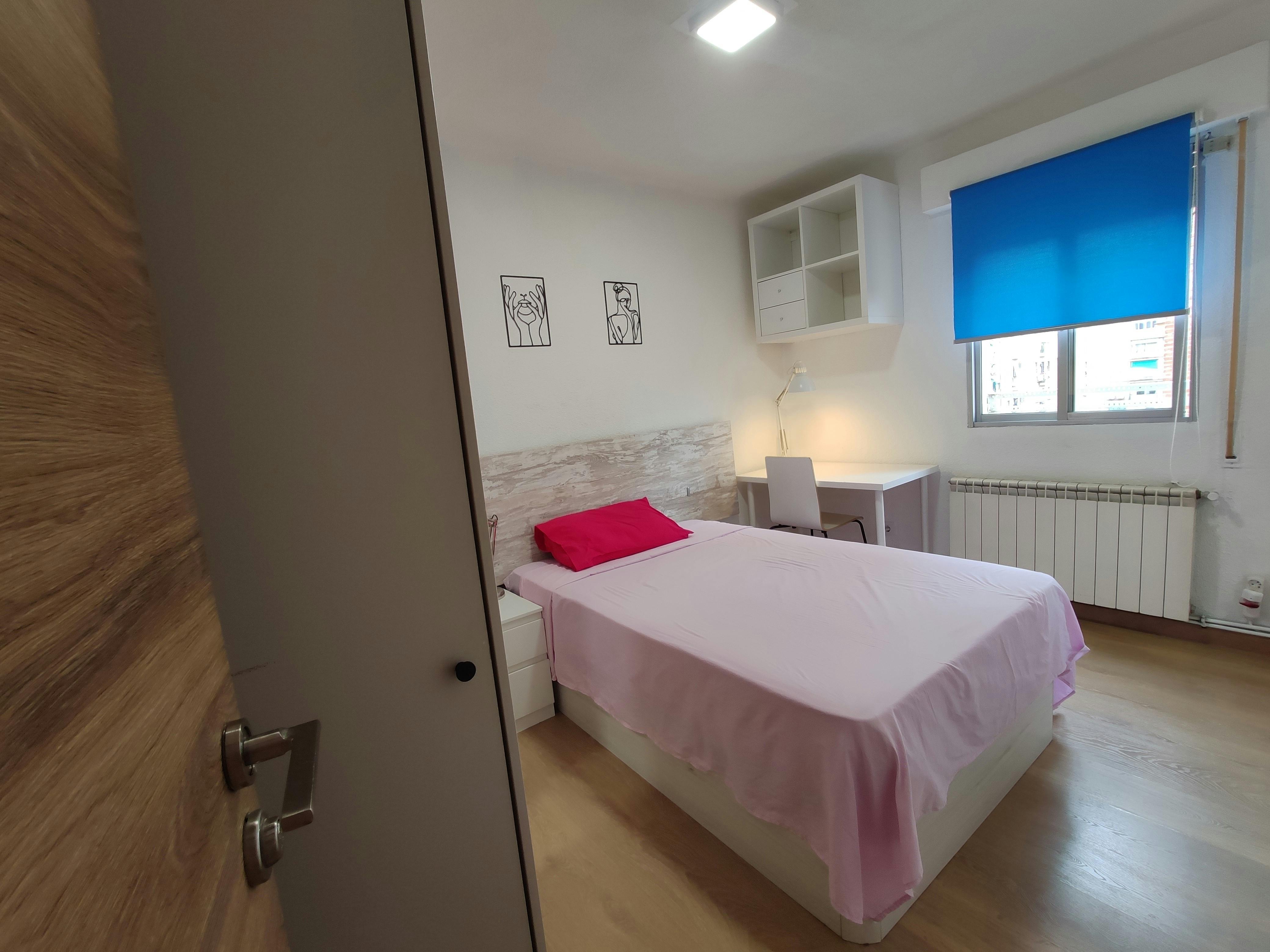 Single room Madrid, 1 bed, 12m² — photo 1