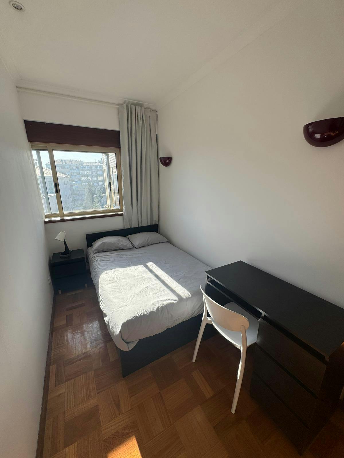 Single room Porto, 1 bed, 10m² — photo 1