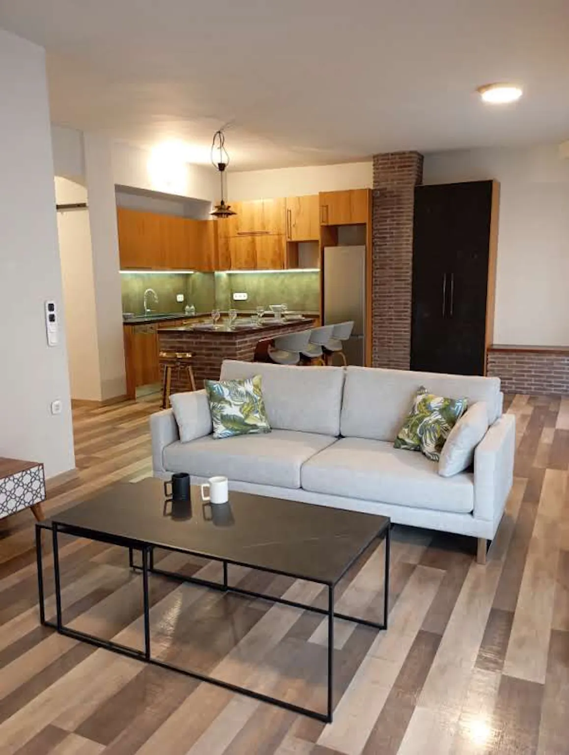 Ethras, Athina preview