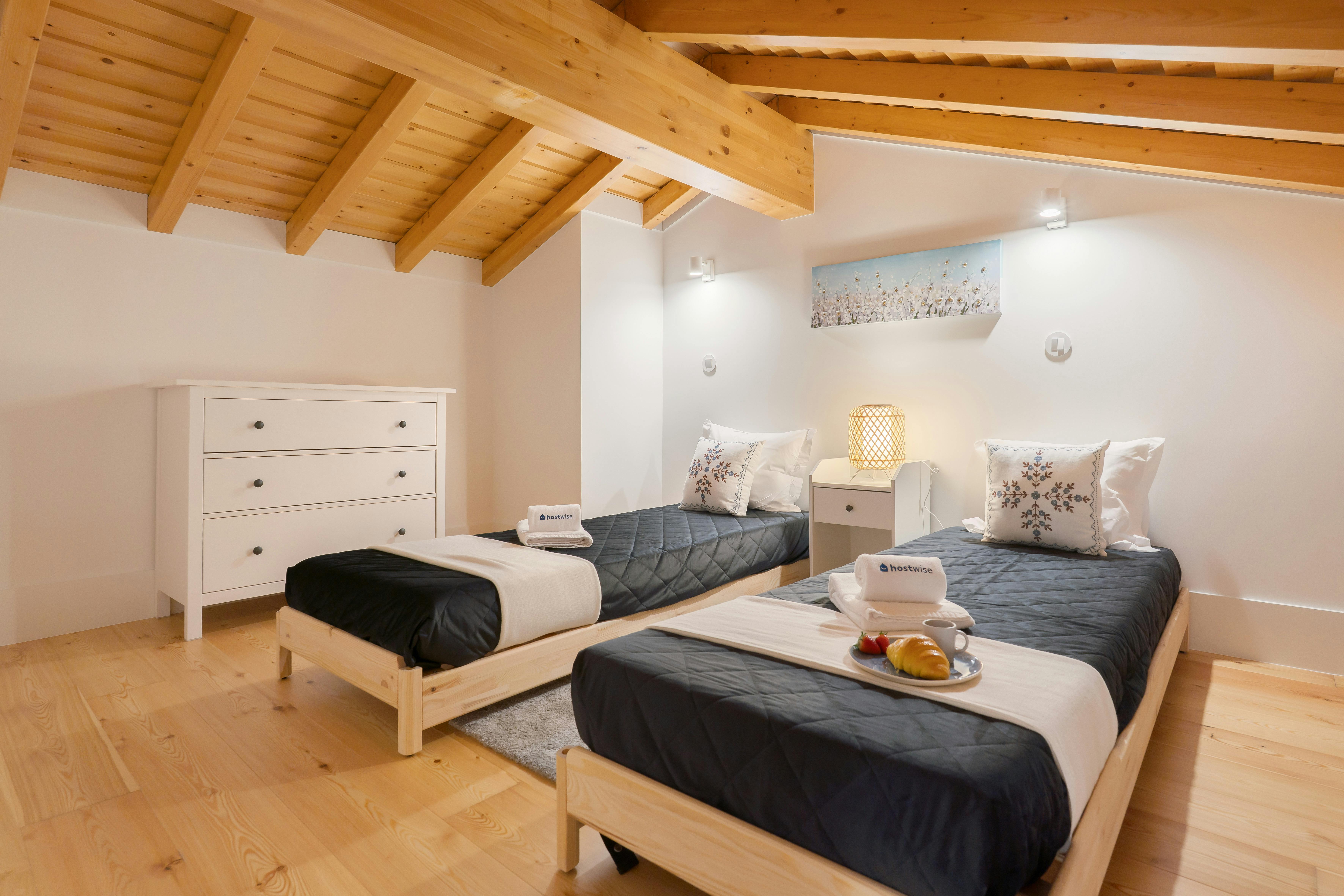 Apartment for rent for €1,240 per month in Guimarães, Largo da República do Brasil