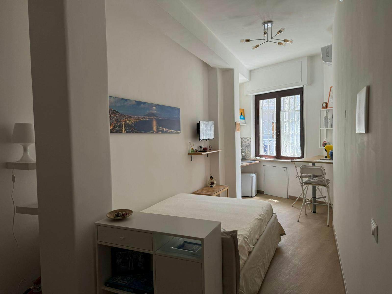Studio for rent for €750 per month in Naples, Via Roberto Bracco