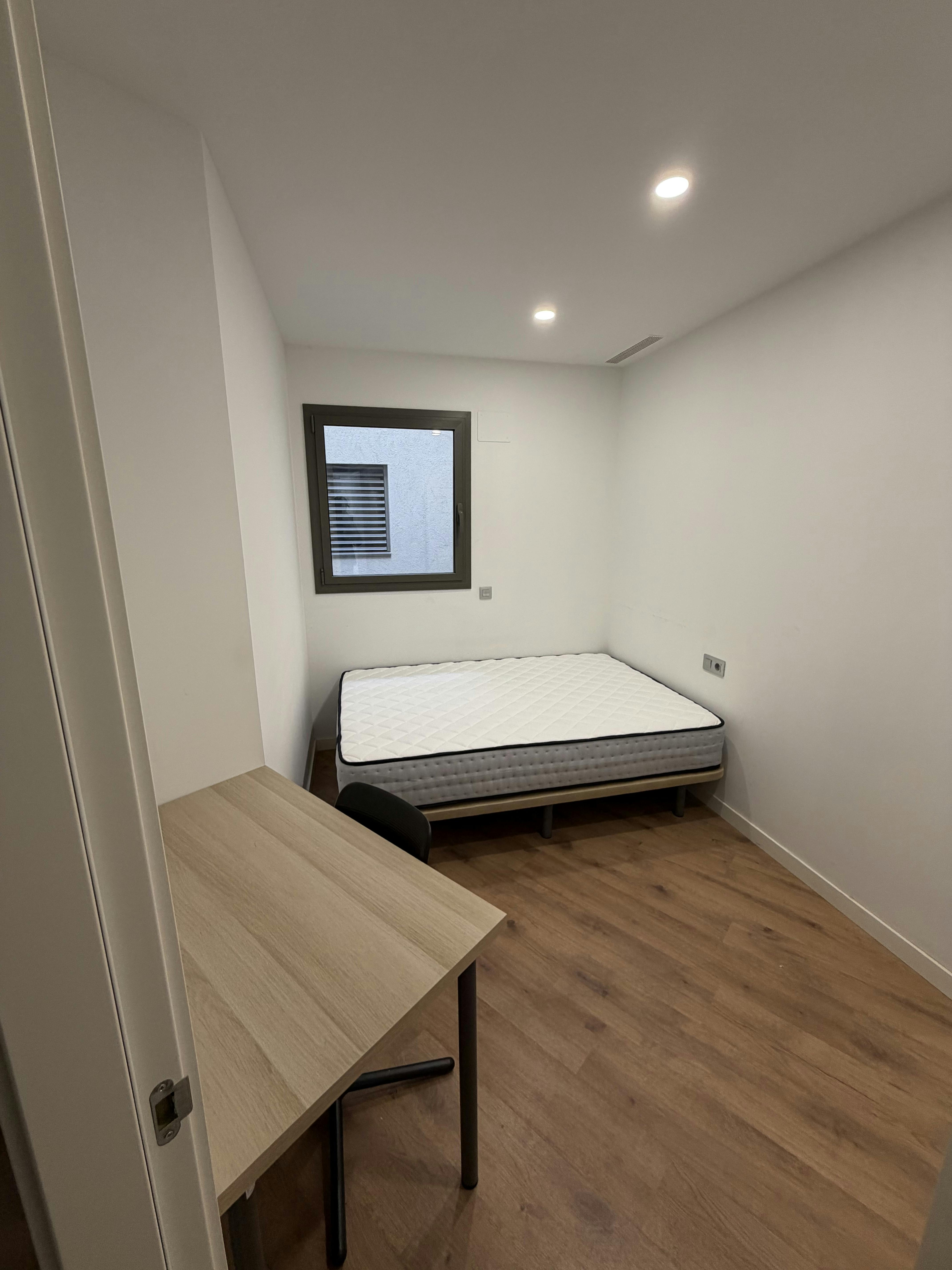 Private room for rent for €450 per month in Sabadell, Carrer de l'Horta Novella