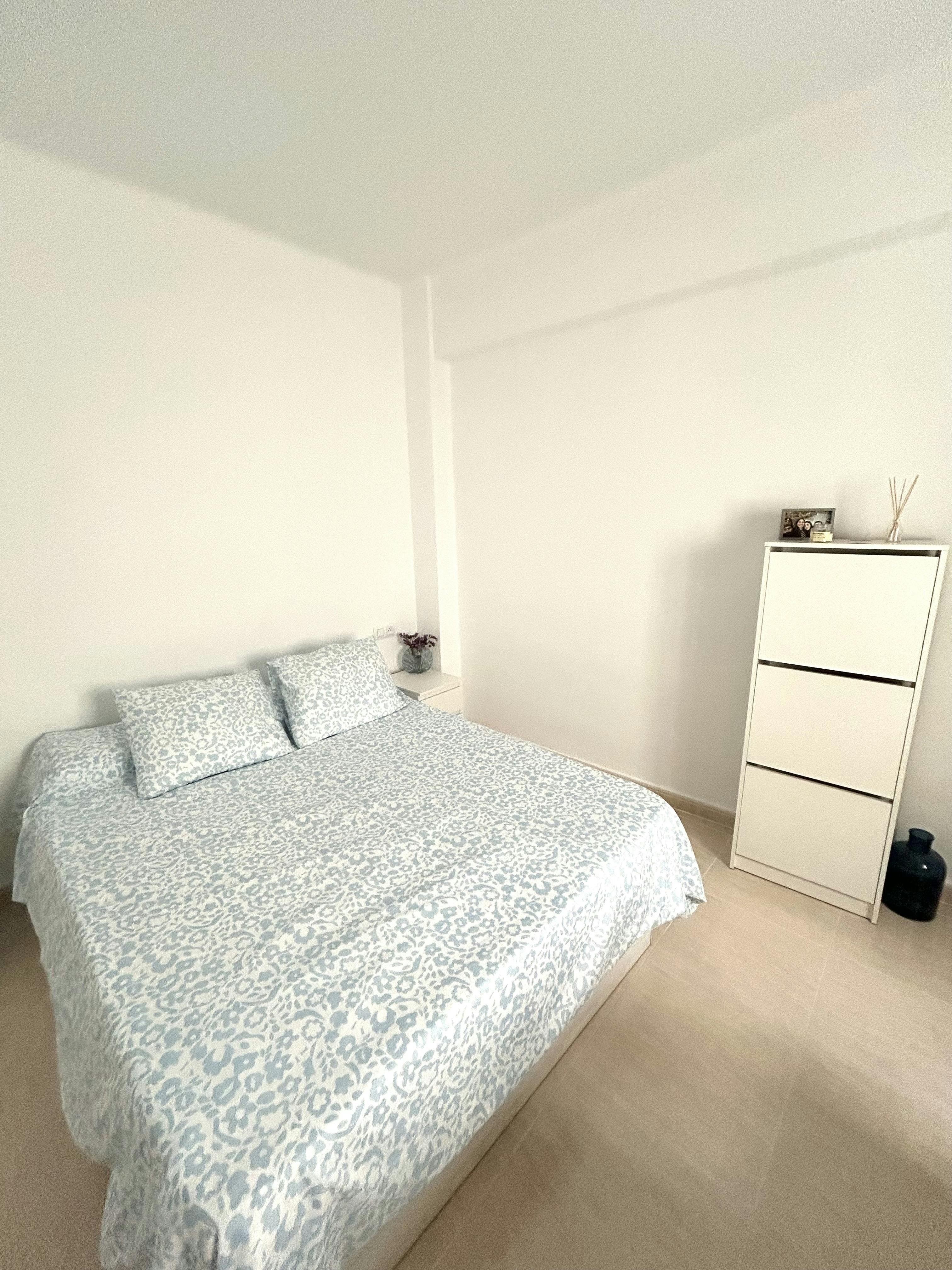Privé kamer te huur voor € 350 per maand in Almería, Calle Andalucía