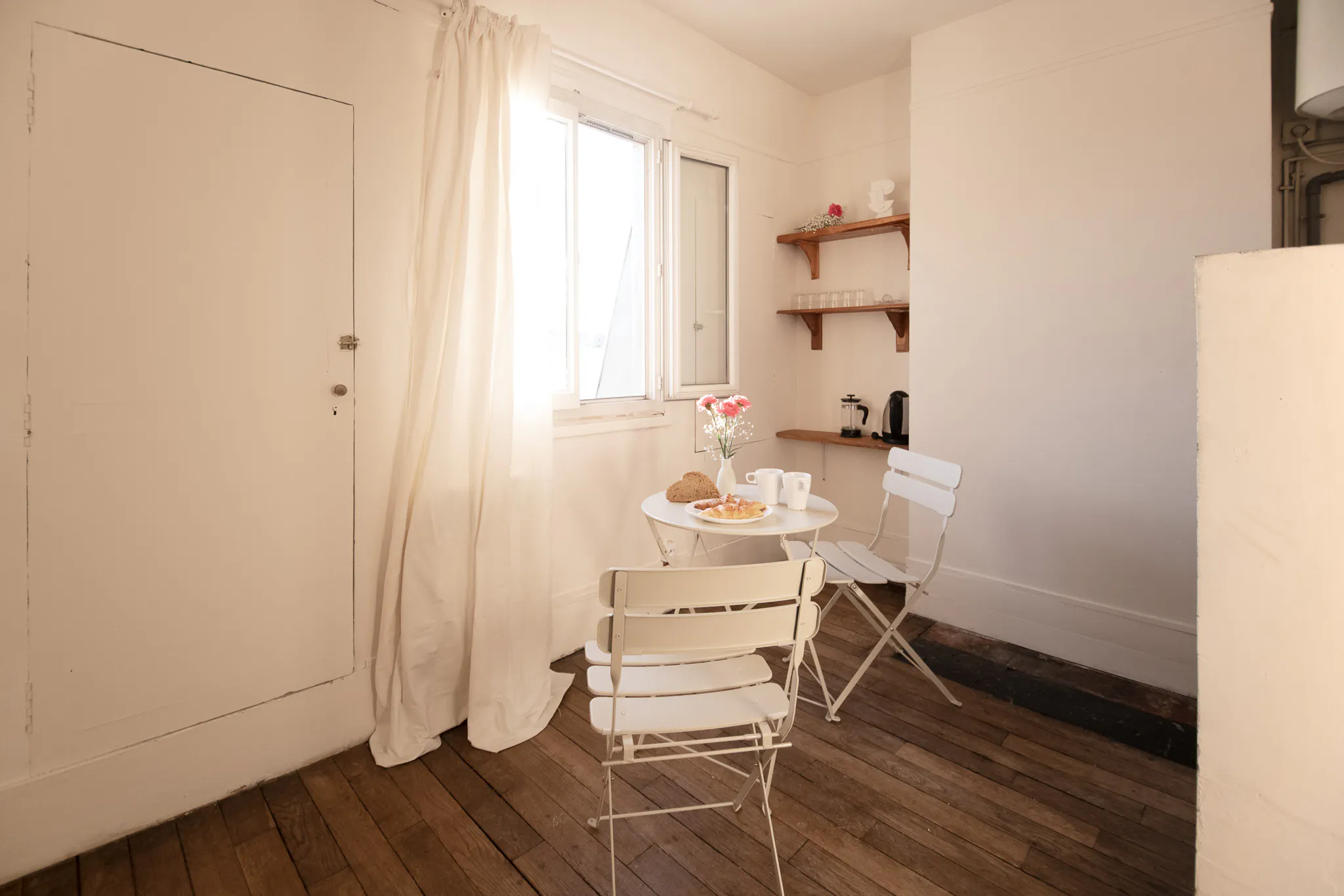 1-Bedroom Apartment in Rue de Berne, Paris (1679864) ROOM 2