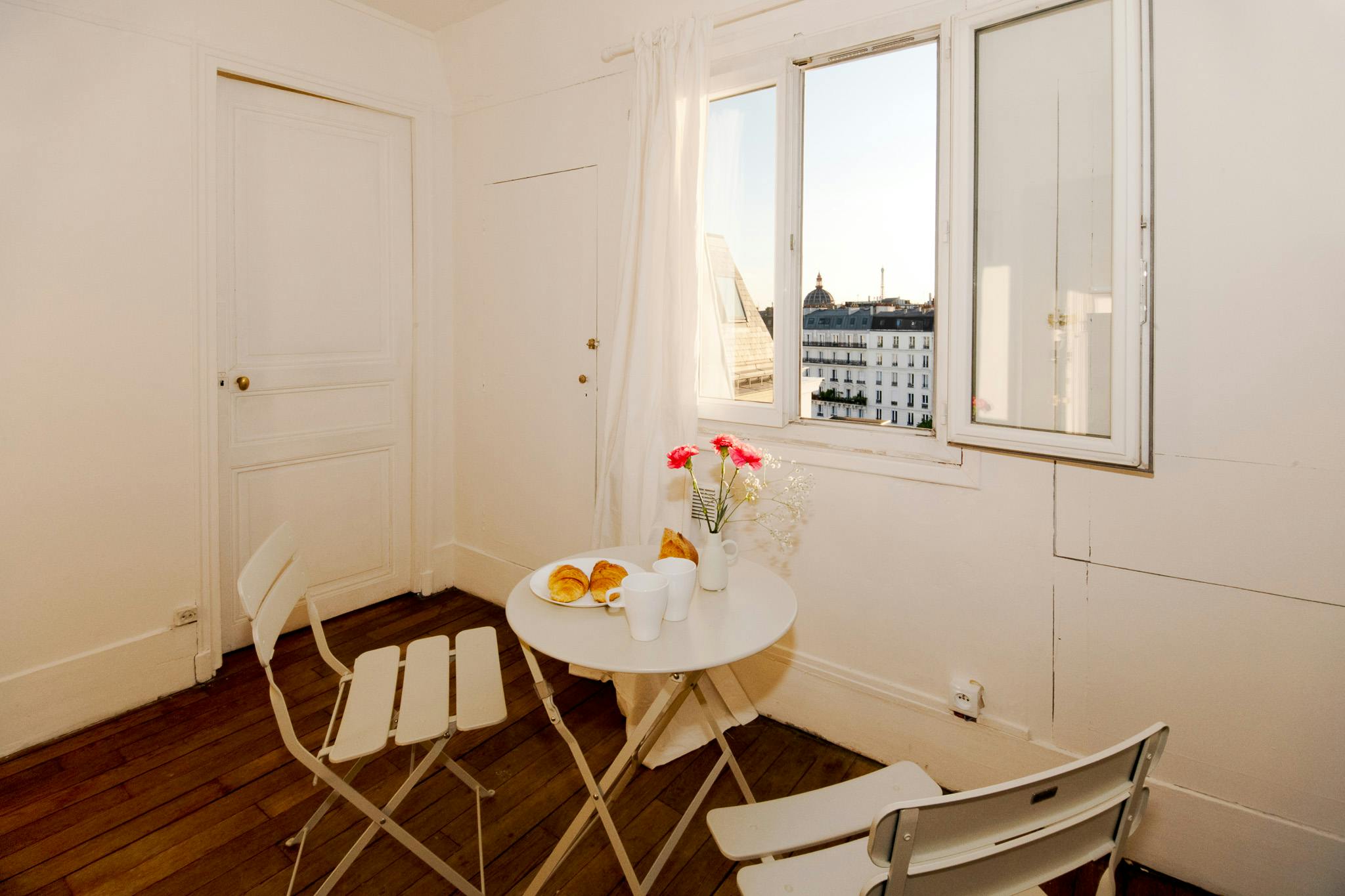 Mieszkanie do wynajęcia za 1600 € miesięcznie w mieście Paris, Rue de Berne