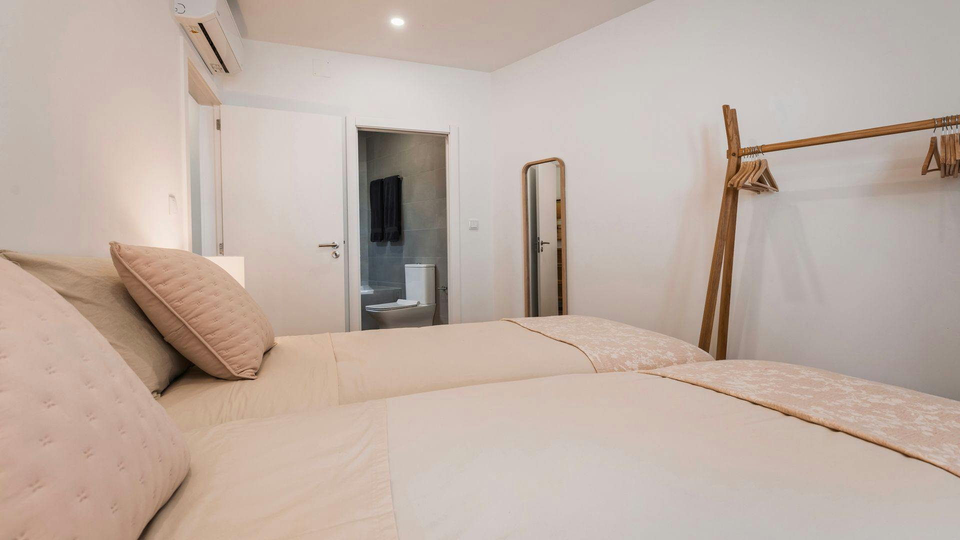 Apartment Lisbon, 2 beds — photo 10