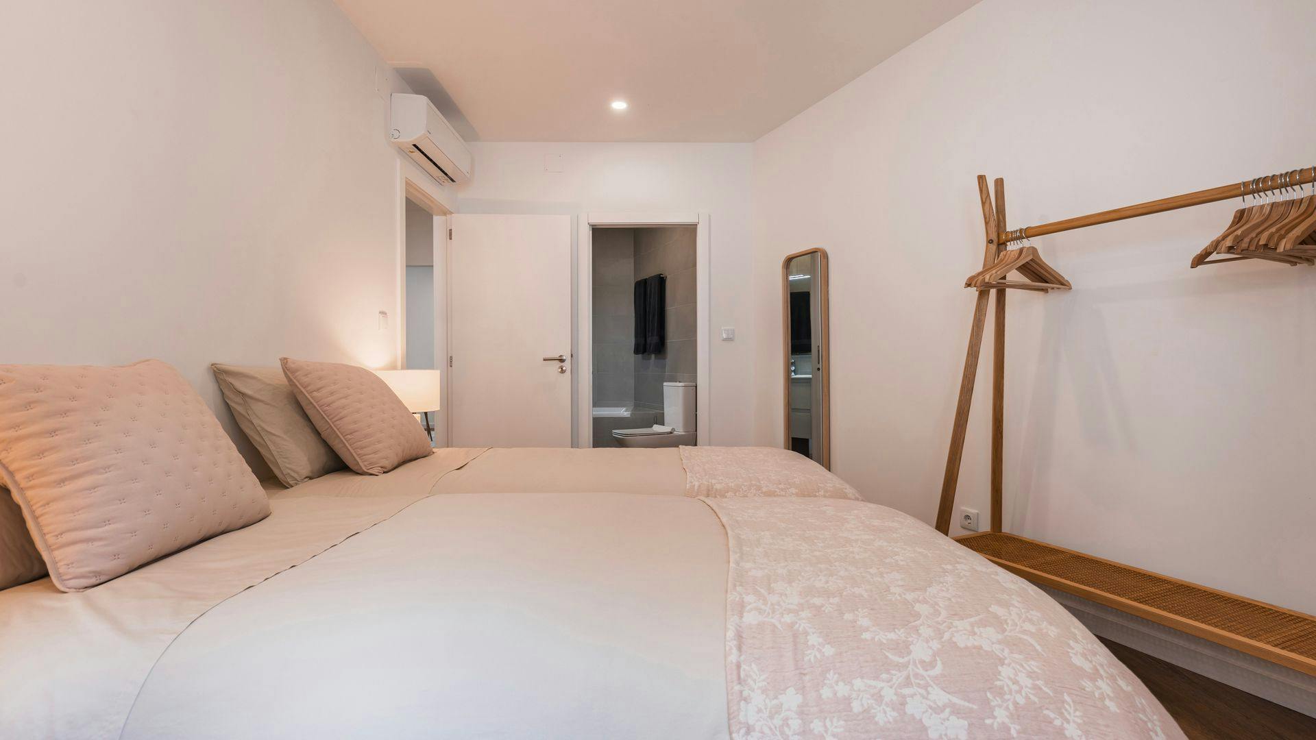 Apartment Lisbon, 2 beds — photo 9