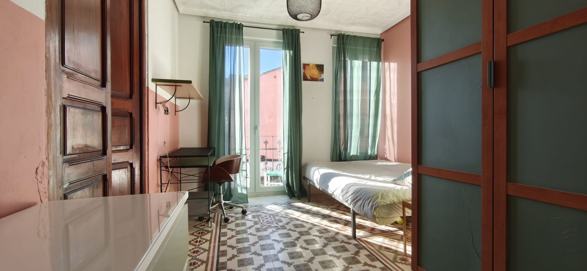 Private room for rent for €449 per month in Burjassot, Carrer Santiago García