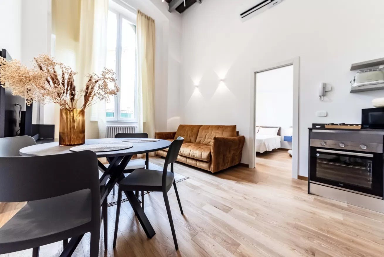 Apartment for rent for €3,600 per month in Milan, Viale Emilio Caldara