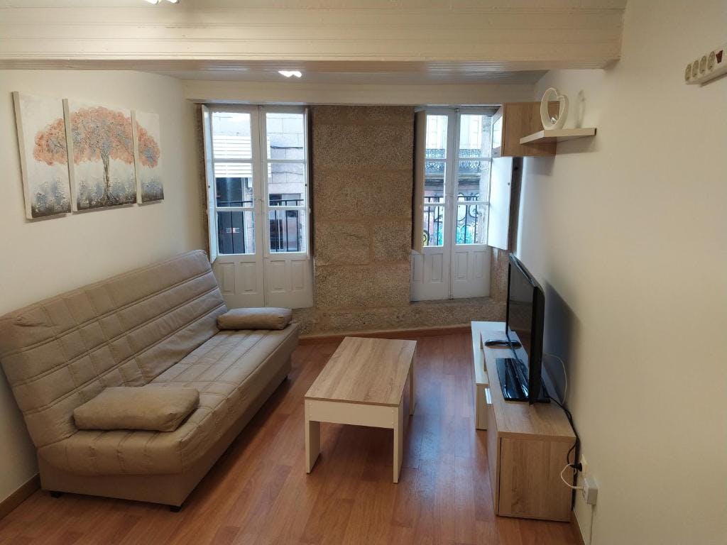 Apartment for rent for €950 per month in Vigo, Rúa Ferrería