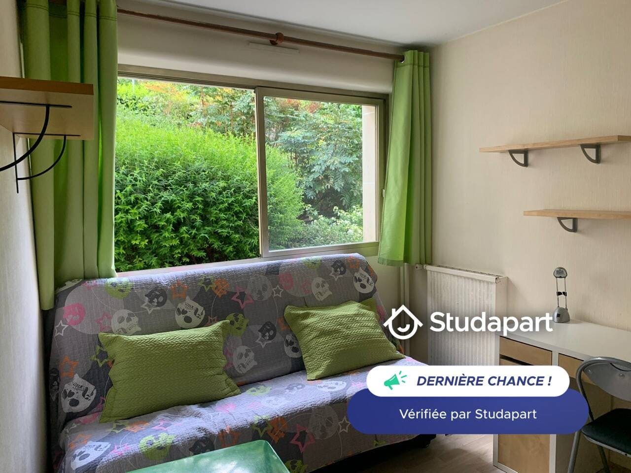 Apartament de închiriat pentru 550 EUR pe lună în Saint-Germain-en-Laye, Rue de la Croix de Fer
