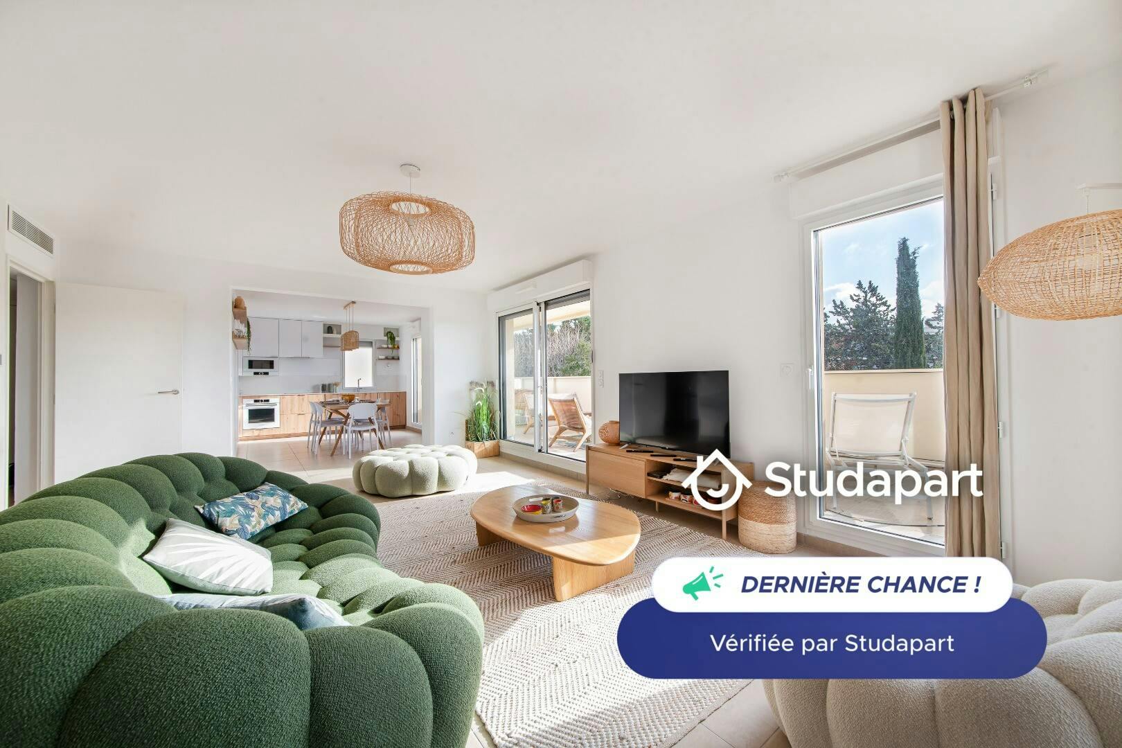 Lägenhet att hyra för 2 850 € i månaden i Aix-en-Provence, Avenue du Pigonnet