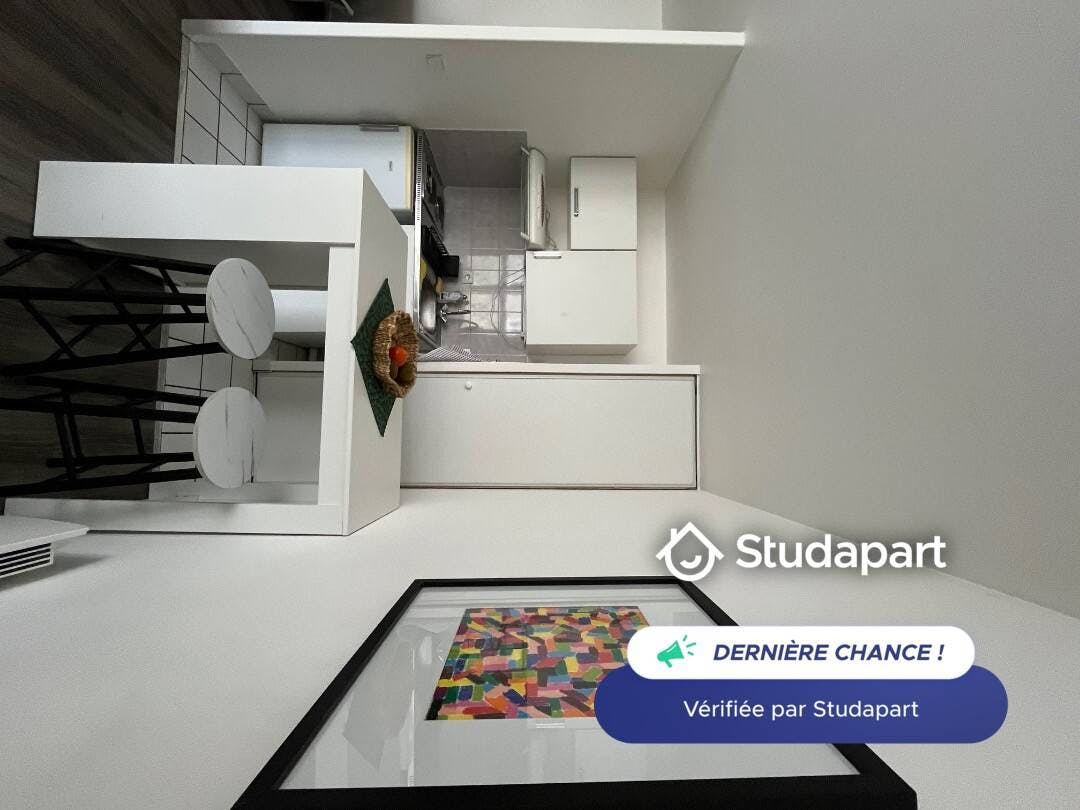 Appartement te huur voor € 600 per maand in Rouen, Rue Jean Revel