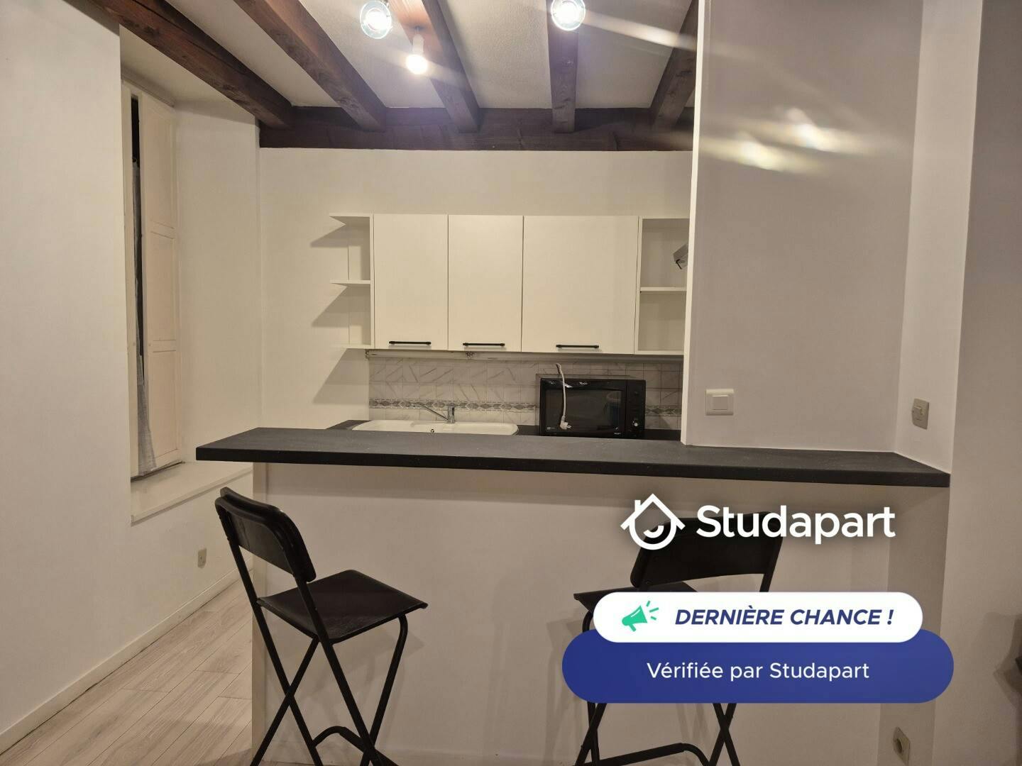 Квартира за оренду для 625 EUR на місяць у Cholet, Rue Nationale