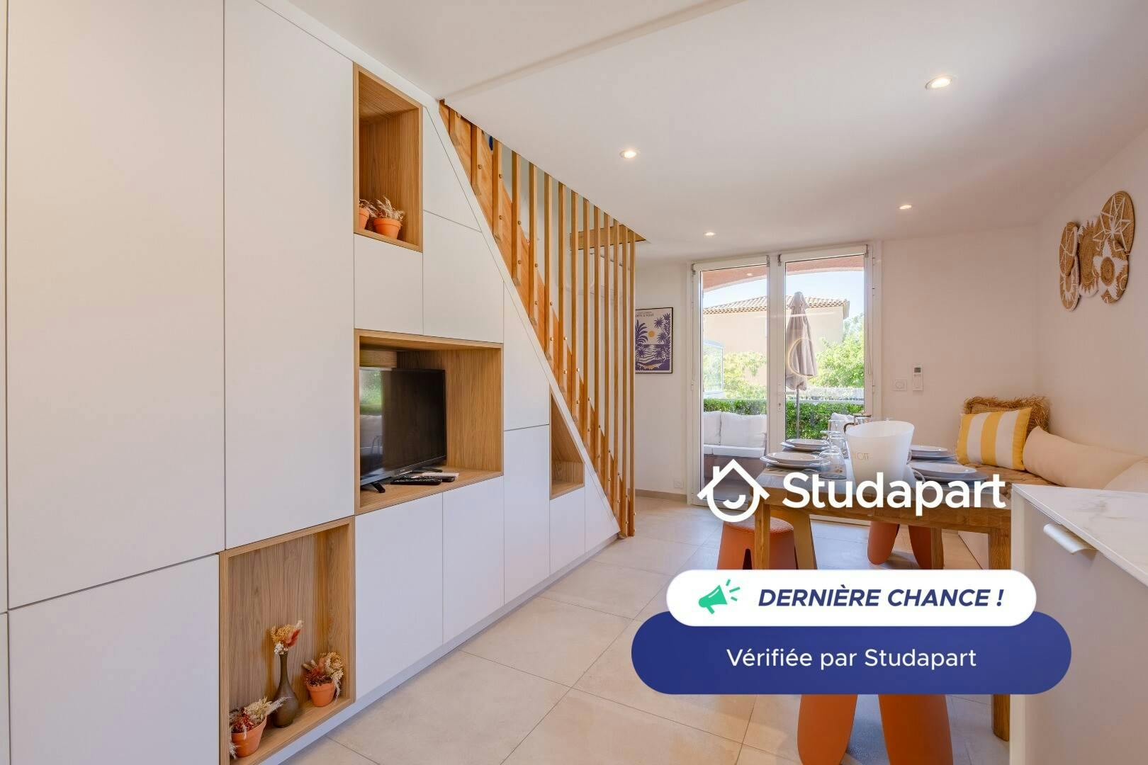 Wohnung zu mieten für 1.100 € pro Monat in Sainte-Maxime, Avenue du Débarquement