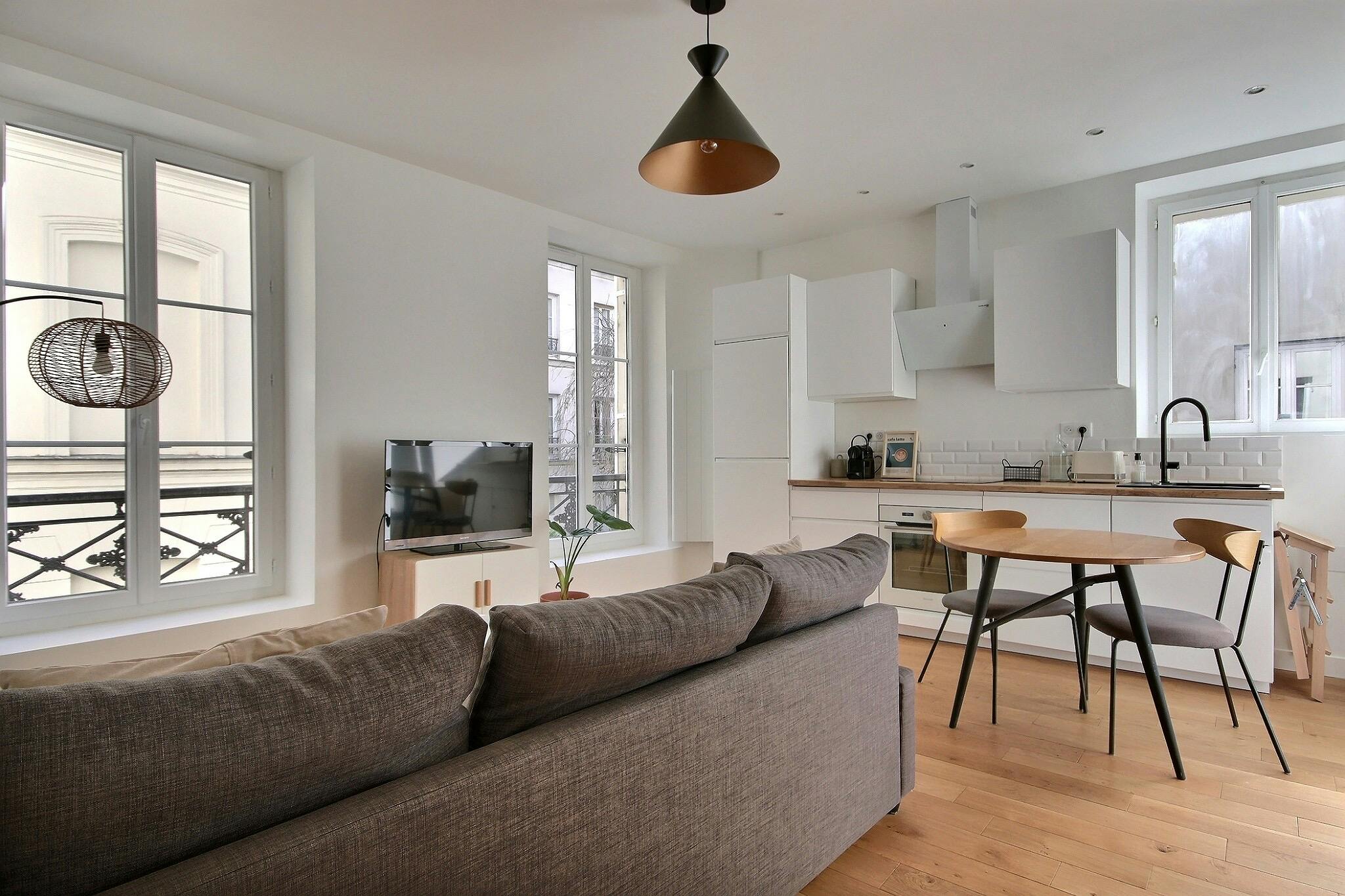 Rue Dulong, Paris preview