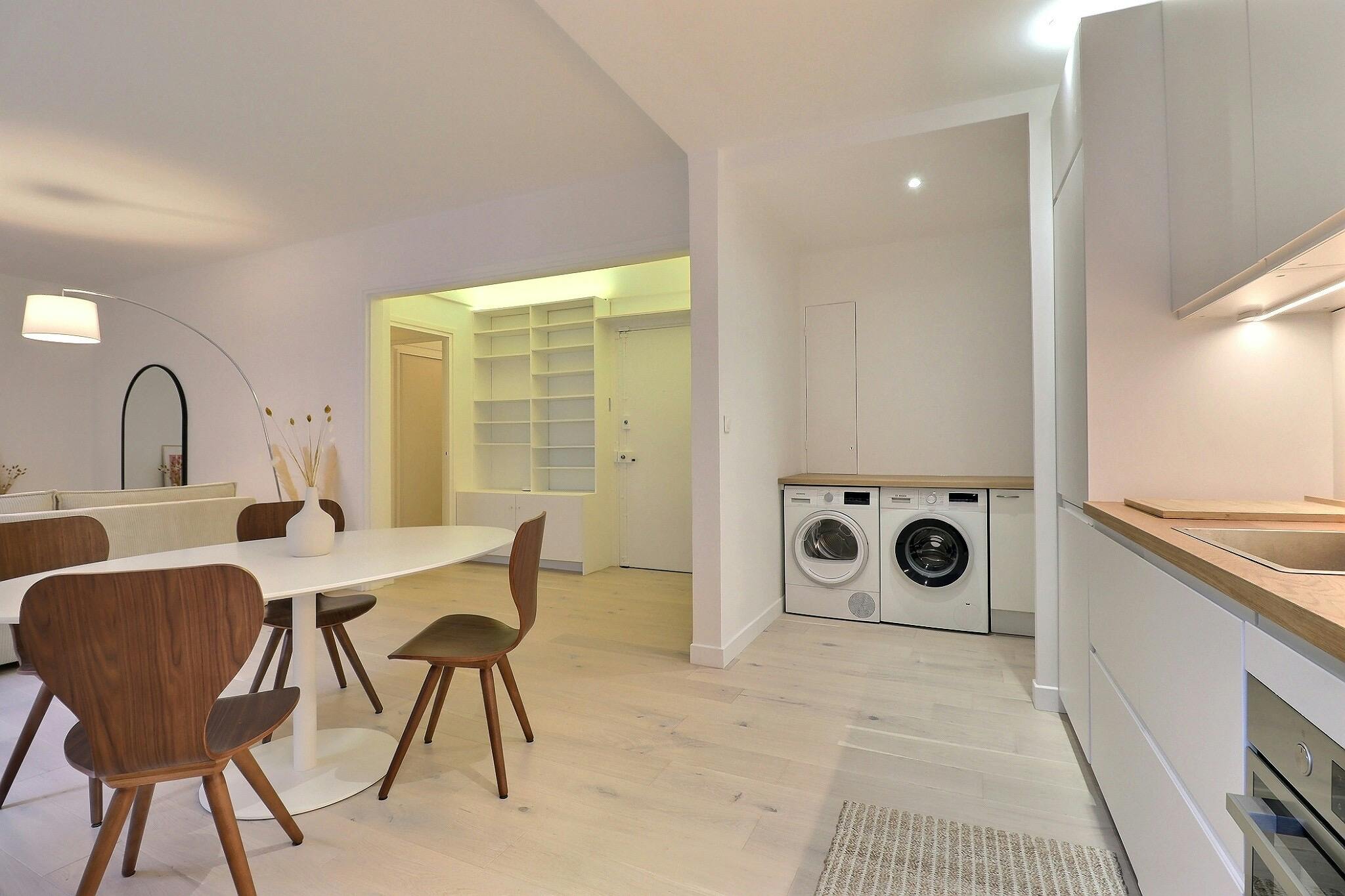 1-Bedroom Apartment in Rue Mesnil, Paris (1680437) room image 10