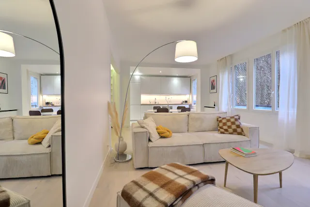 1-Bedroom Apartment in Rue Mesnil, Paris (1680437) room image 1