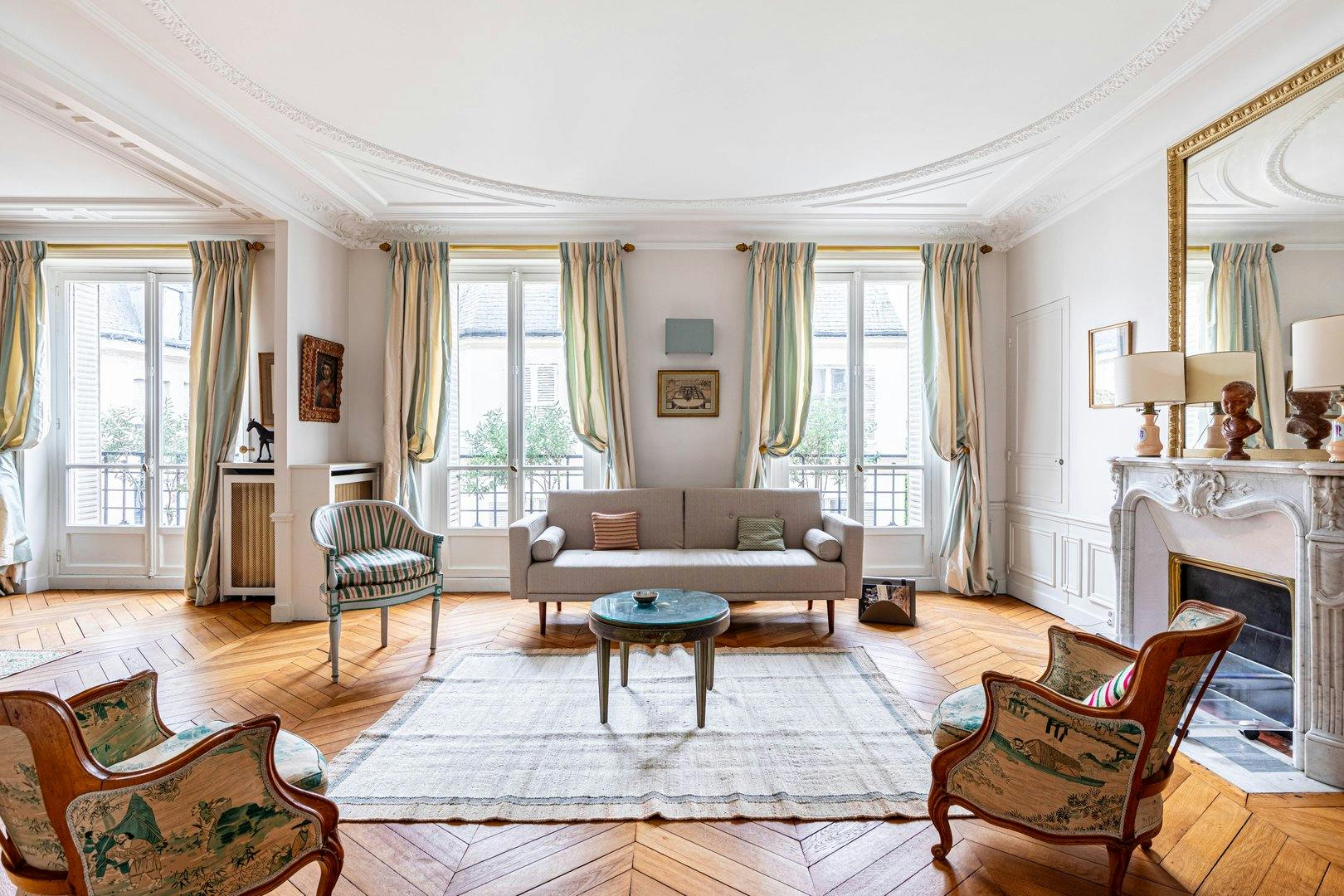 Apartment for rent for €6,133 per month in Paris, Rue Faustin Hélie