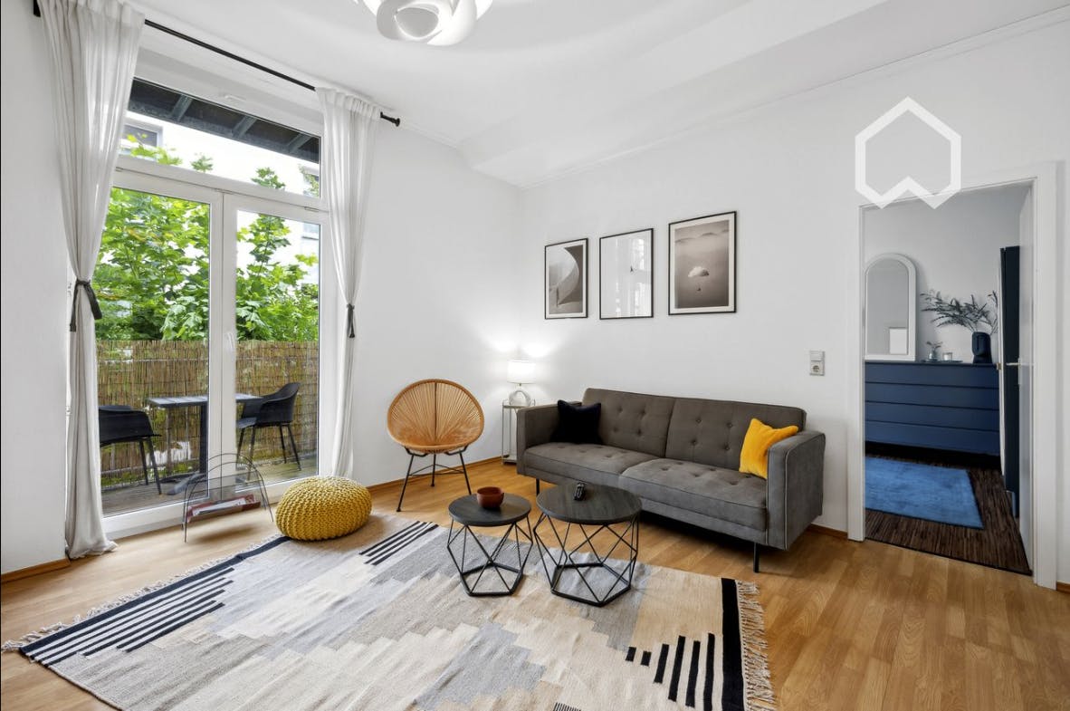 Mieszkanie do wynajęcia za 1950 € miesięcznie w mieście Düsseldorf, Hammer Straße