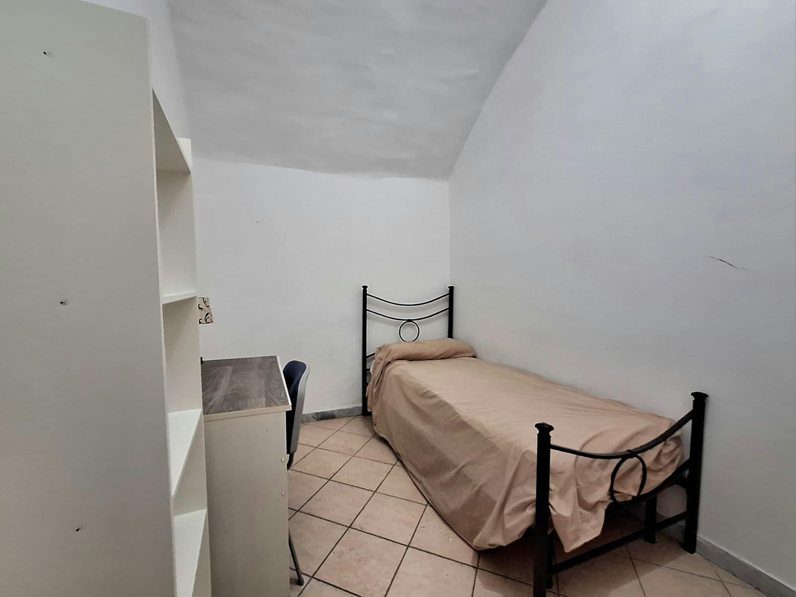 Via Duomo, Naples preview