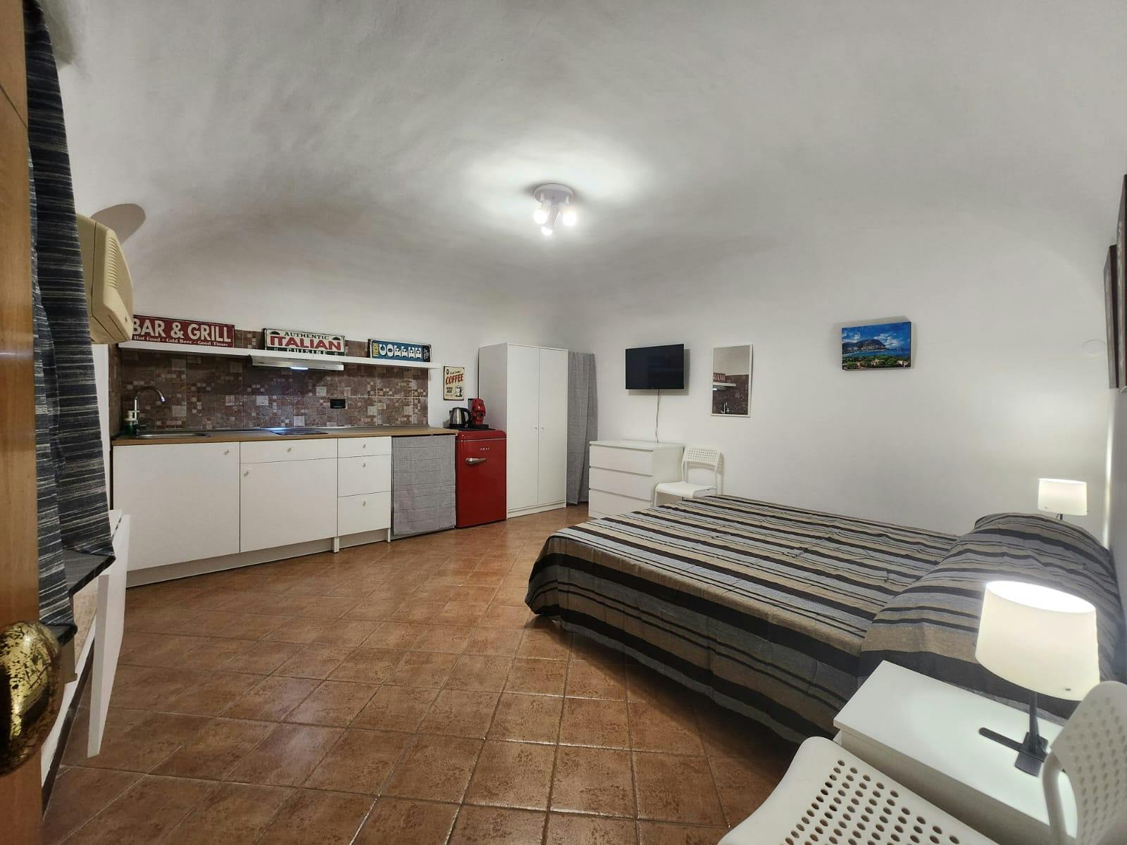 Estudio  en alquiler por 550 € al mes en Palermo, Via Ugo Bassi