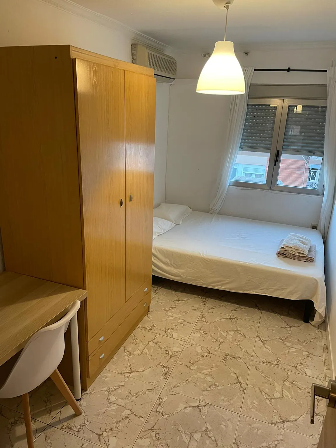 Private room in Carrer de Jerónima Galés, Valencia (1680493) ROOM 1