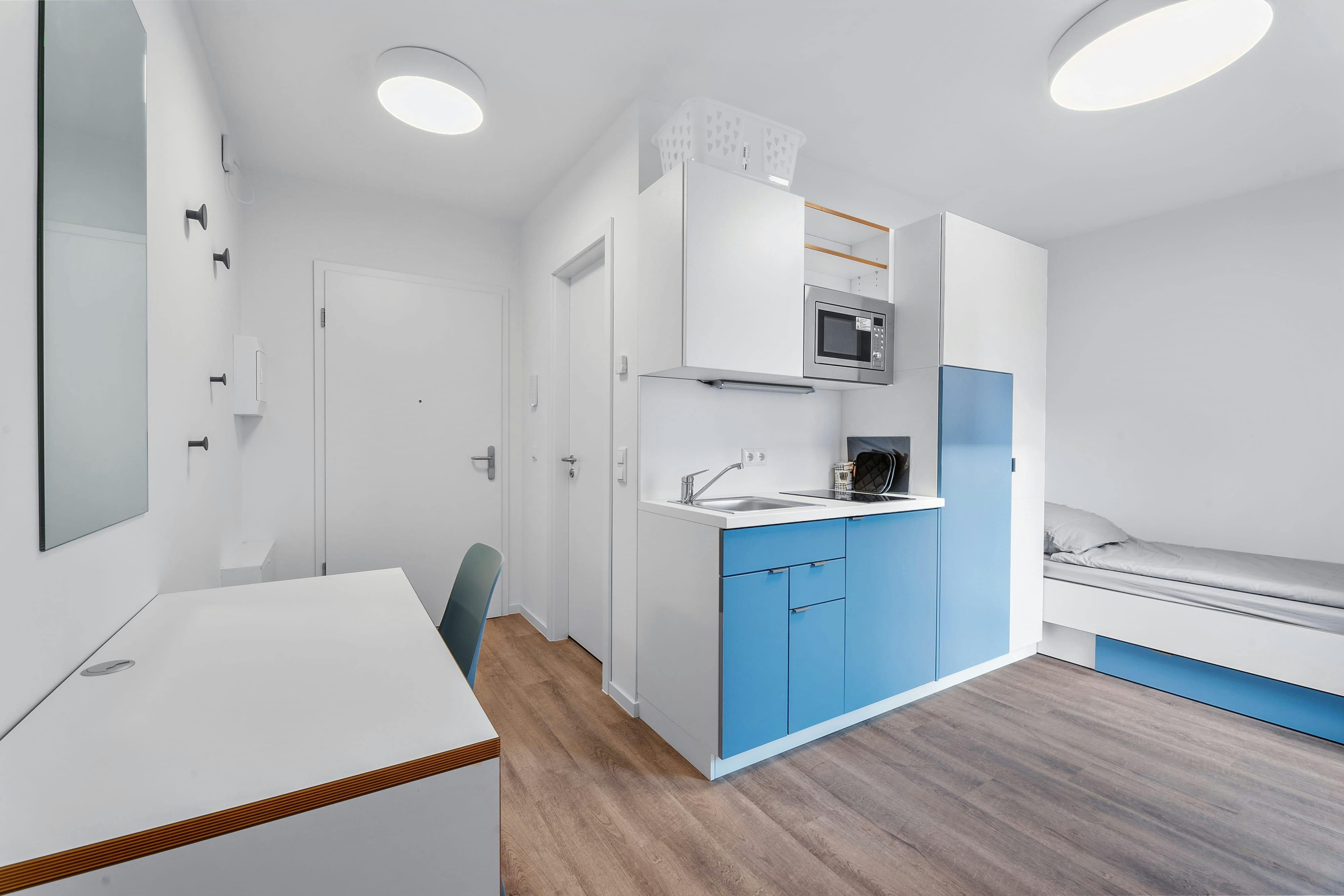 Studio te huur voor € 900 per maand in Berlin, Rathenaustraße