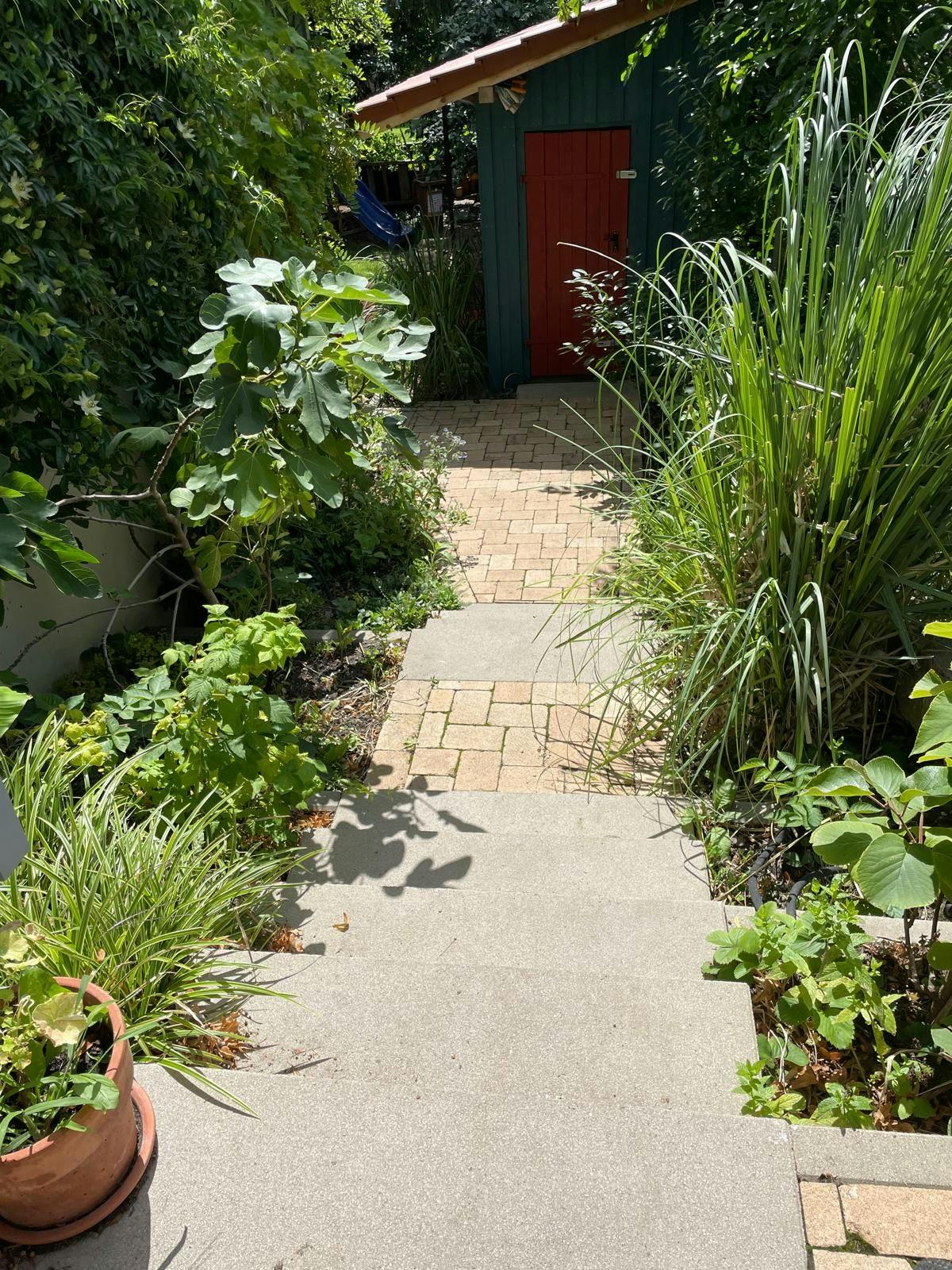 Studio for rent for €1,290 per month in Mannheim, Niederfeldstraße