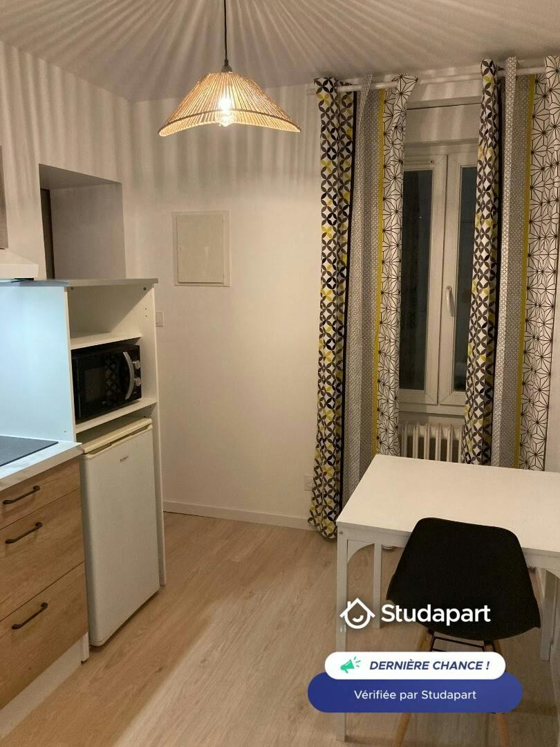 Appartamento in affitto a 660 € al mese a La Rochelle, Rue Emile Normandin