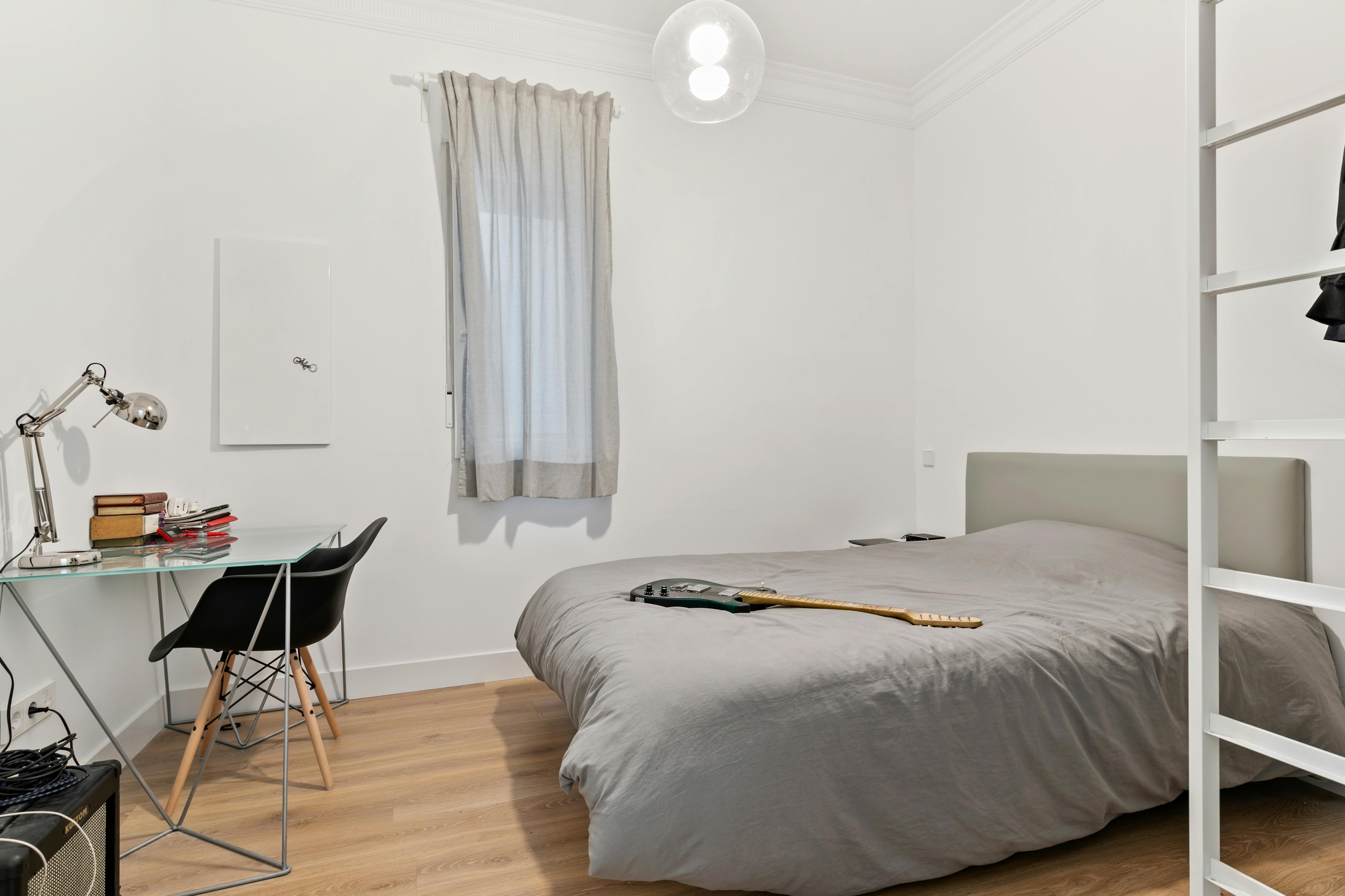 Private room for rent for €825 per month in Madrid, Calle de Fernando el Católico