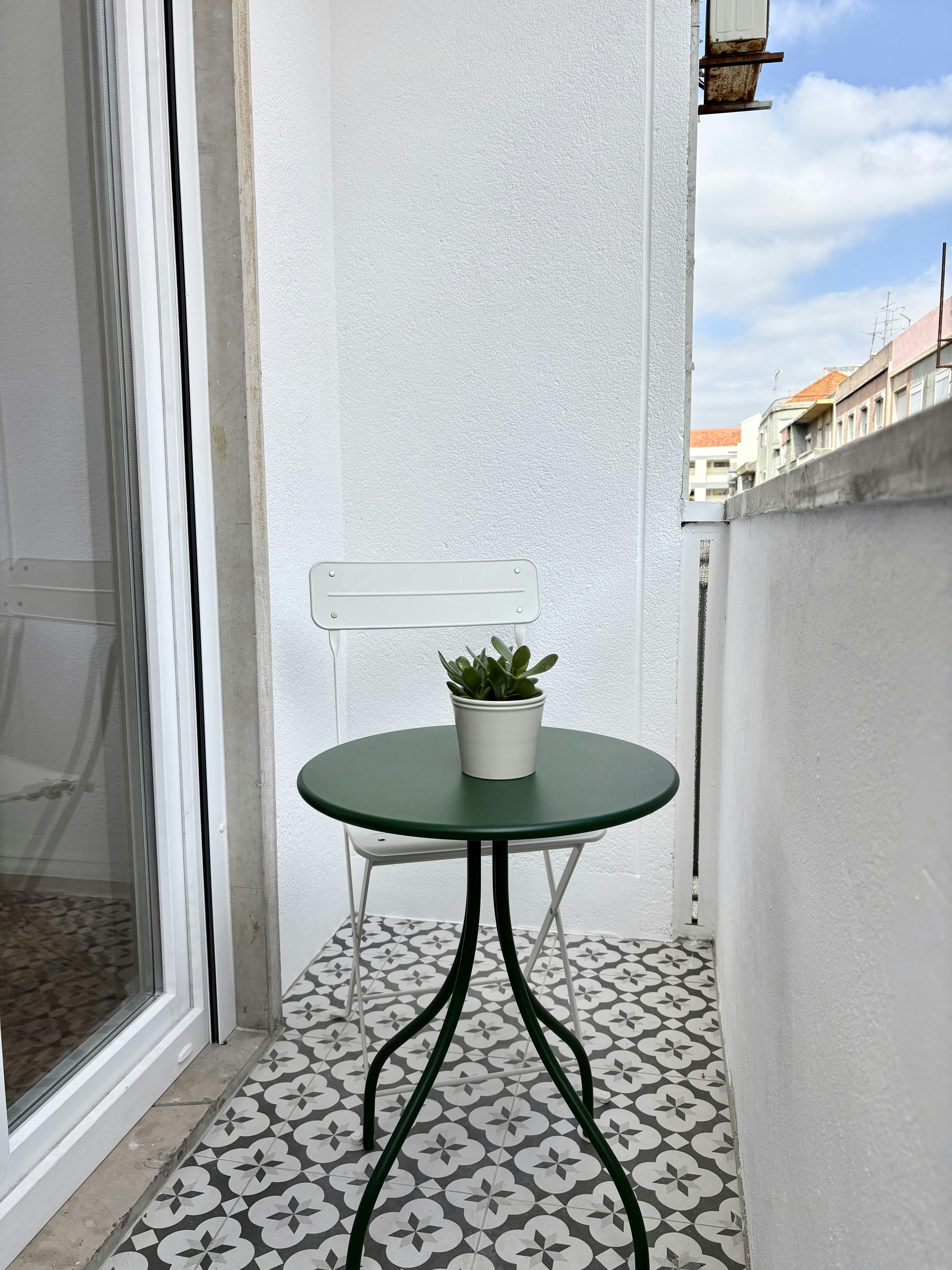 Private room for rent for €600 per month in Moscavide, Rua Armistício