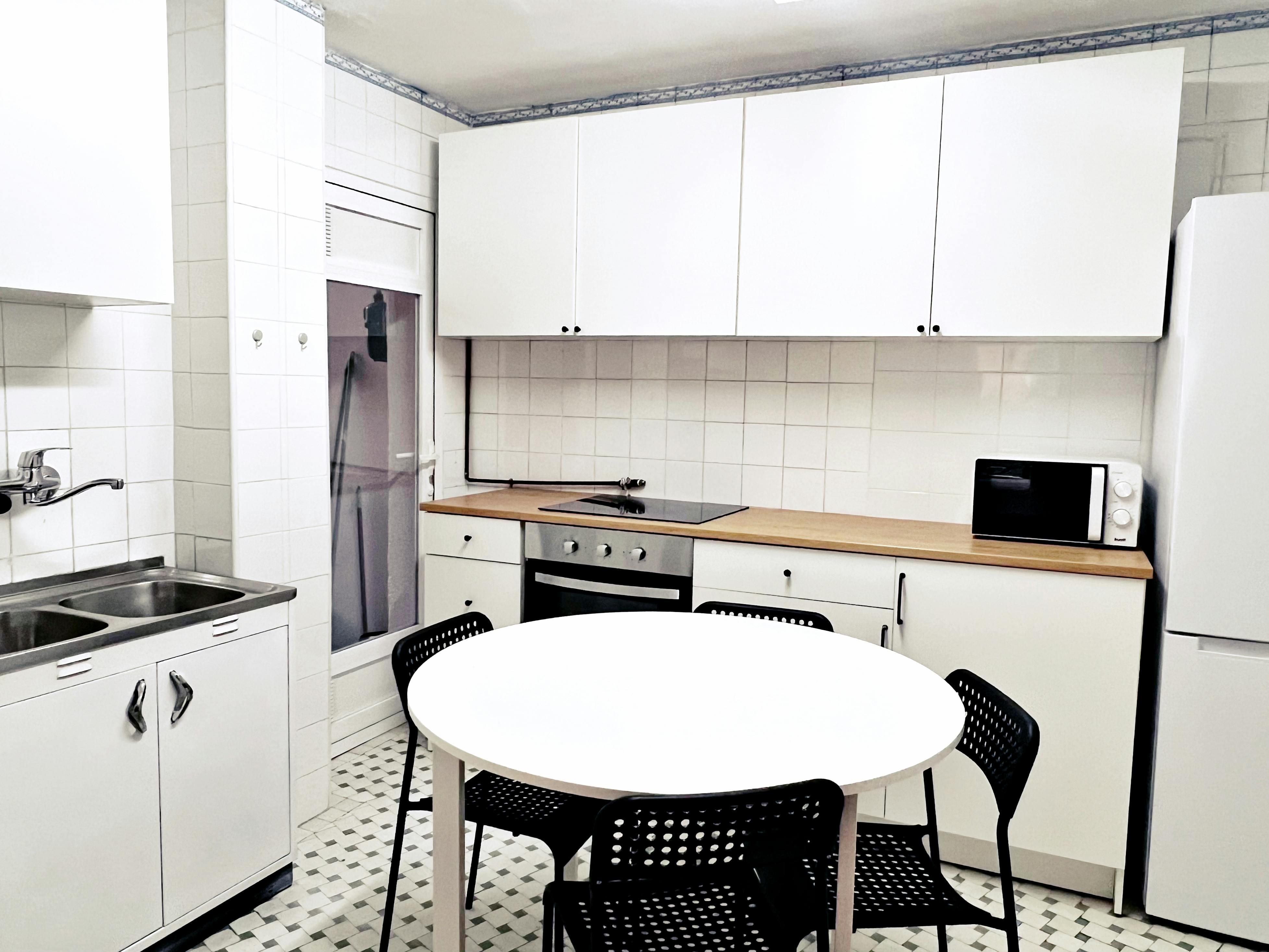 Single room Madrid, 1 bed, 11m² — photo 8