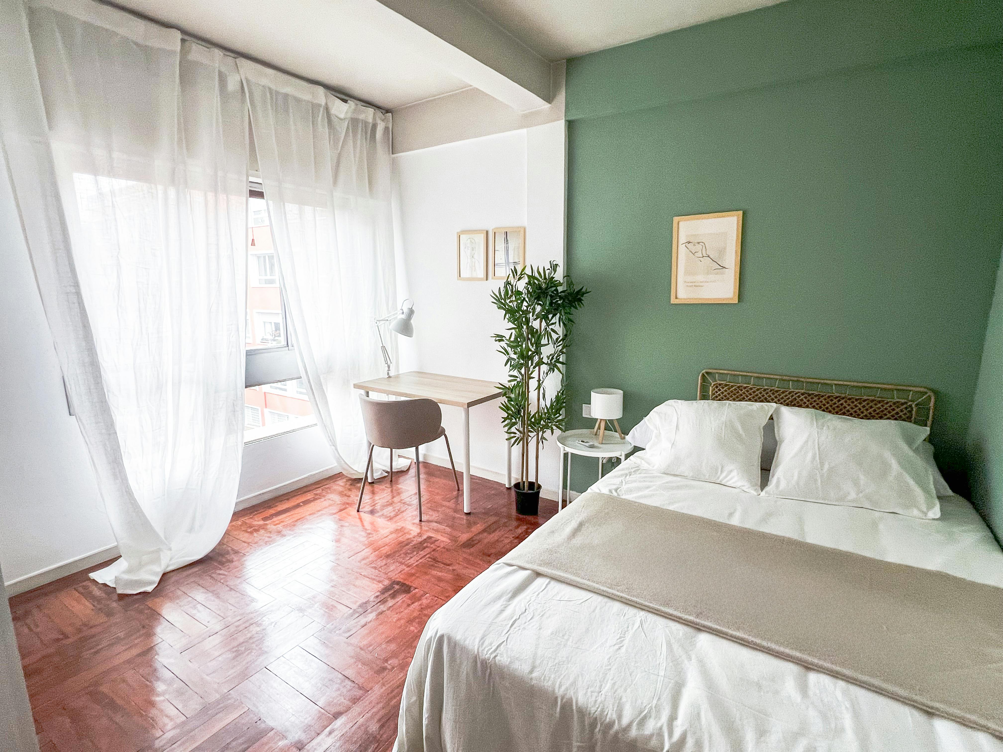 Calle de Loeches, Madrid preview