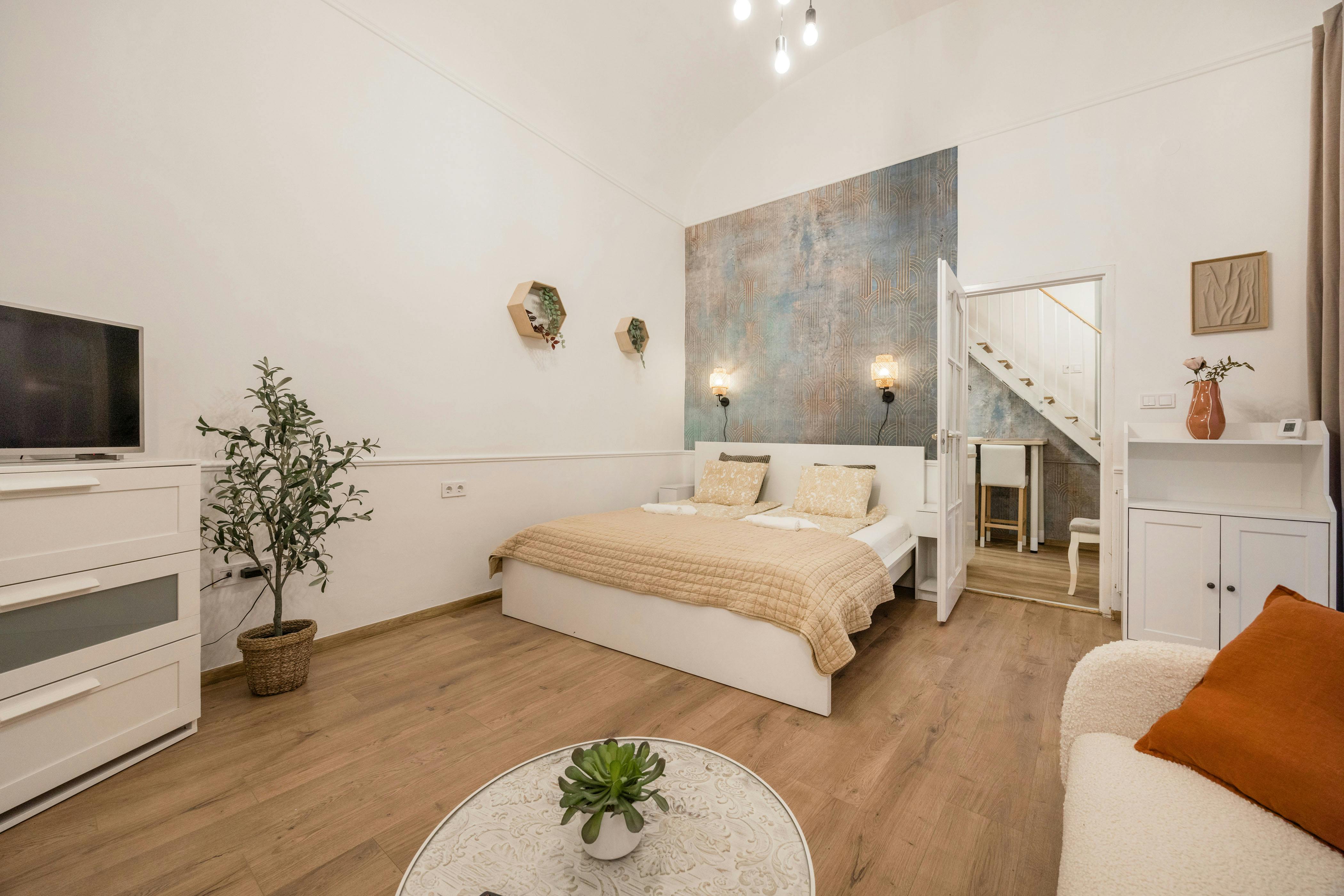 Apartment for rent for HUF 378,219 per month in Budapest, Révay utca