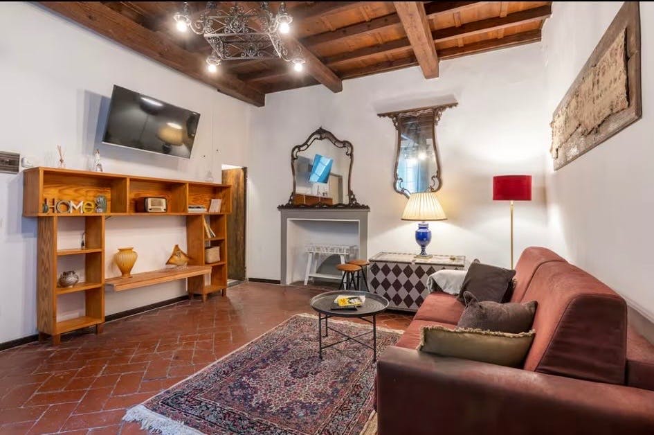 Via dello Sprone, Florence preview