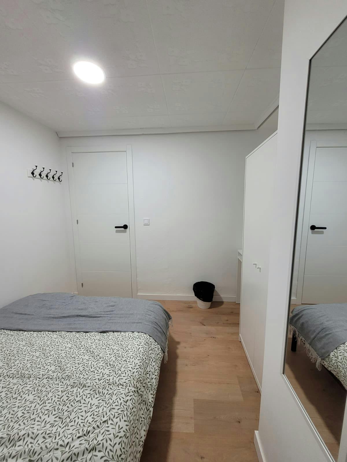 Single room Burjassot, 1 bed, 7m² — photo 16