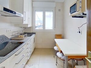 Shared room for rent for €1,300 per month in Bilbao, Matiko Kalea