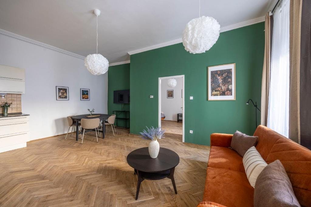 Apartment for rent for HUF 462,728 per month in Budapest, Oktogon