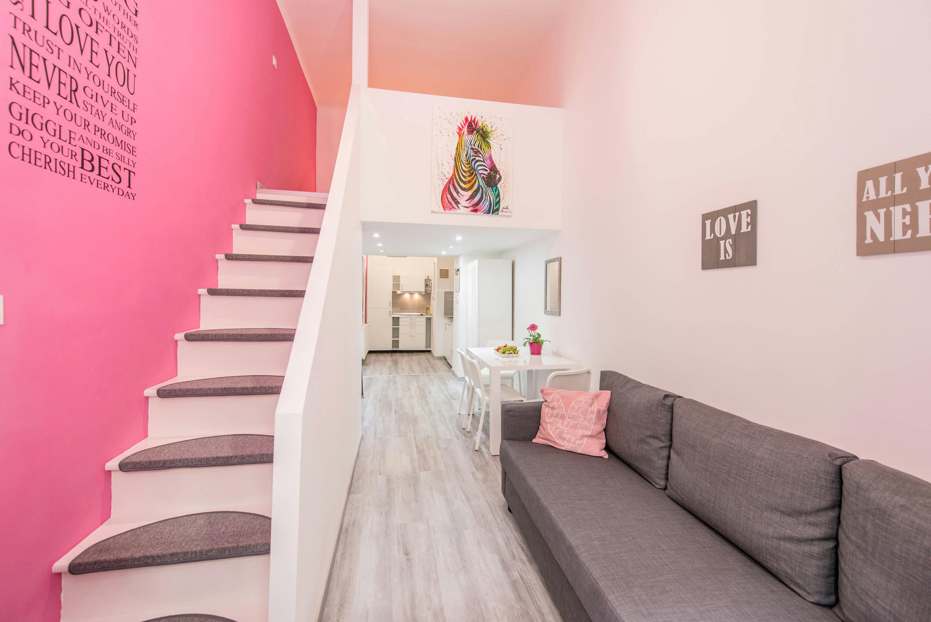 Studio zu mieten für 1.000 € pro Monat in Budapest, Eötvös utca