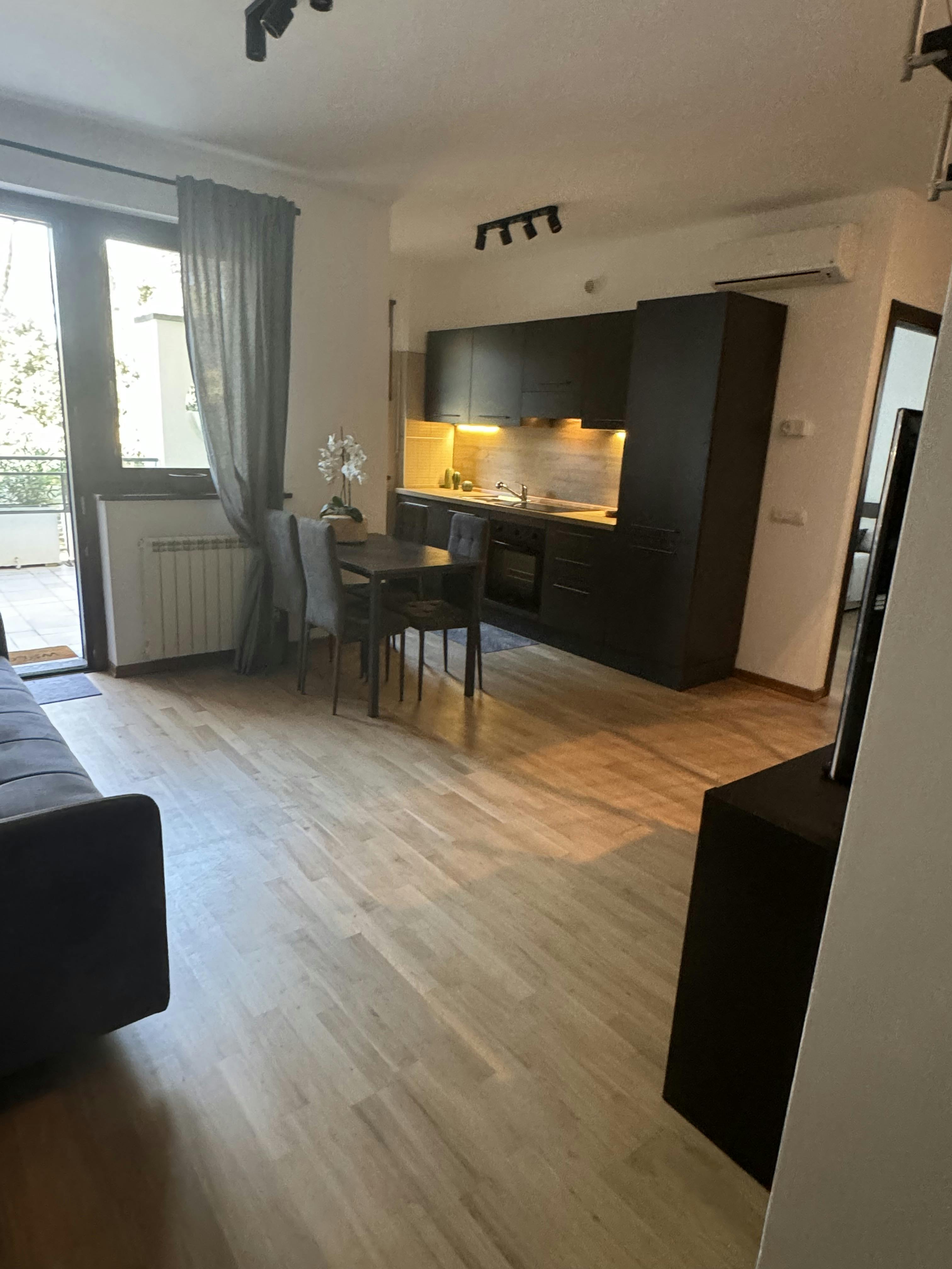 Квартира за оренду для 1 600 EUR на місяць у Rome, Via Demostene