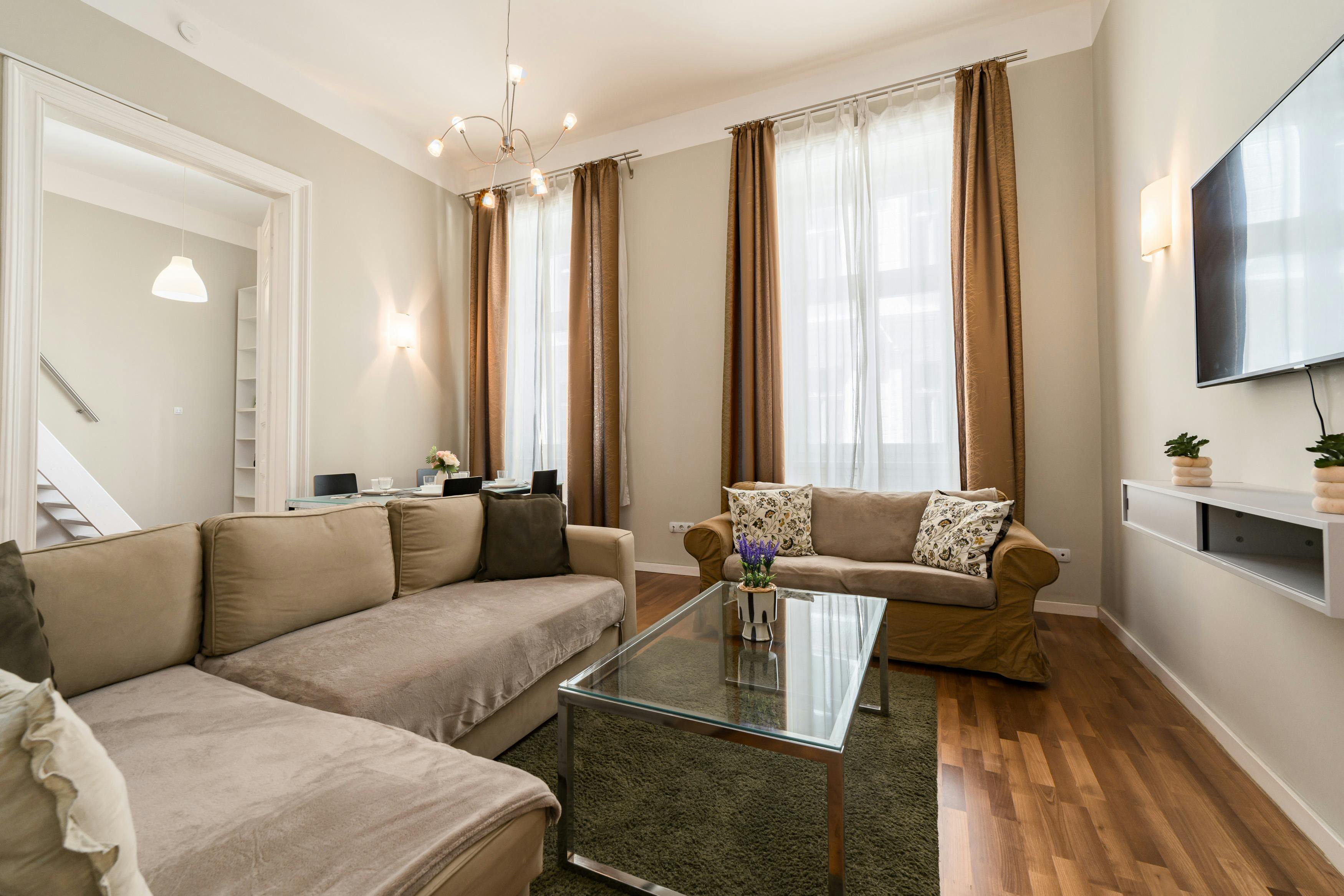 Appartement à louer pour 462 728 HUF/mois à Budapest, Nagymező utca