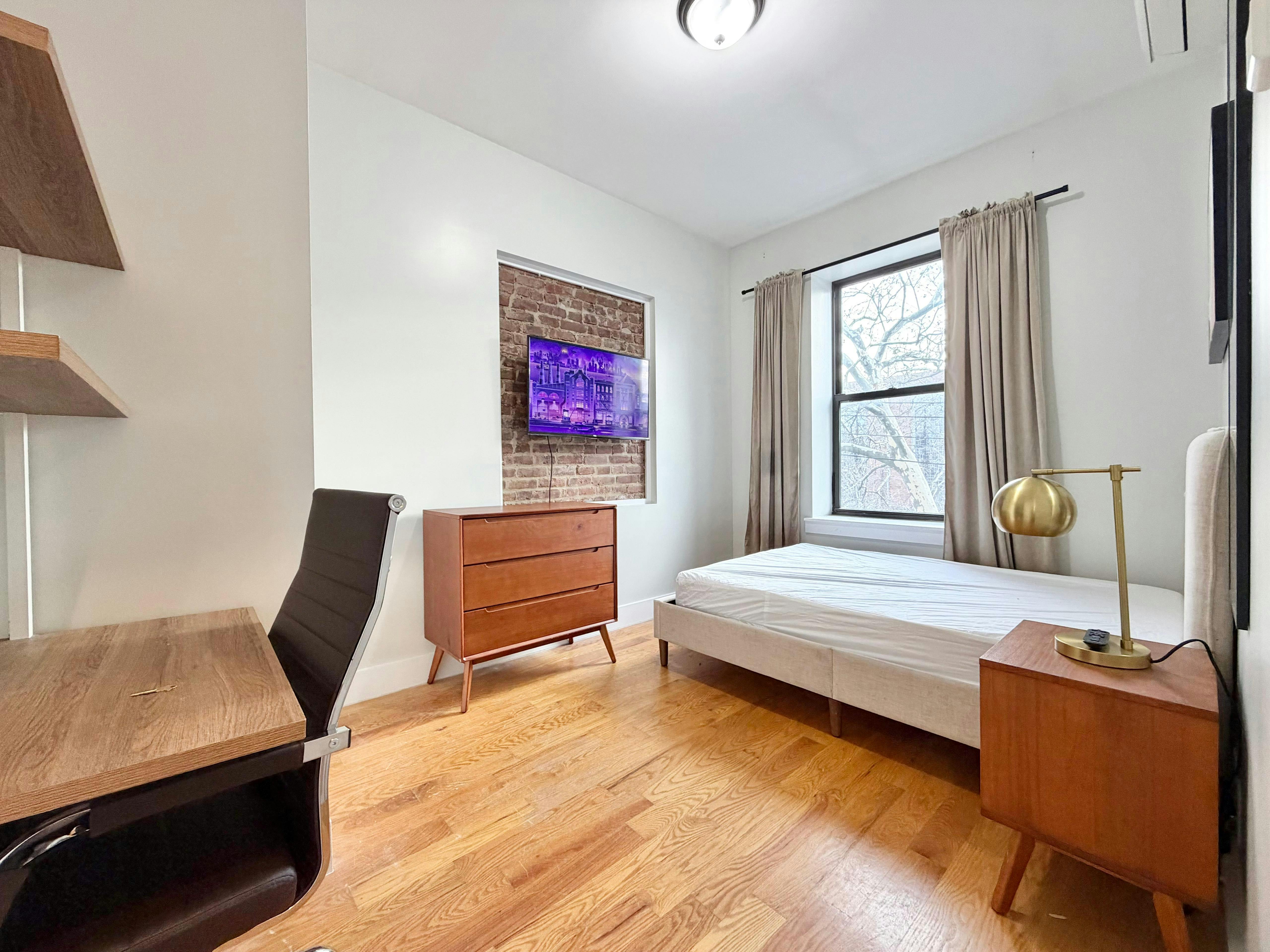 Private room for rent for $1,220 per month in Queens County, 36th Avenue