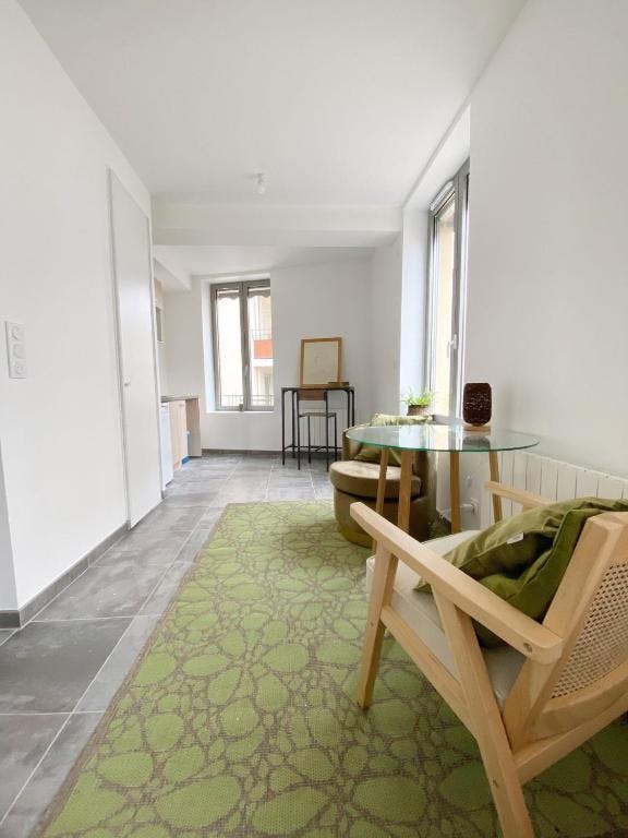 Apartamento para alugar por € 890 por mês em Villeurbanne, Avenue Roger Salengro