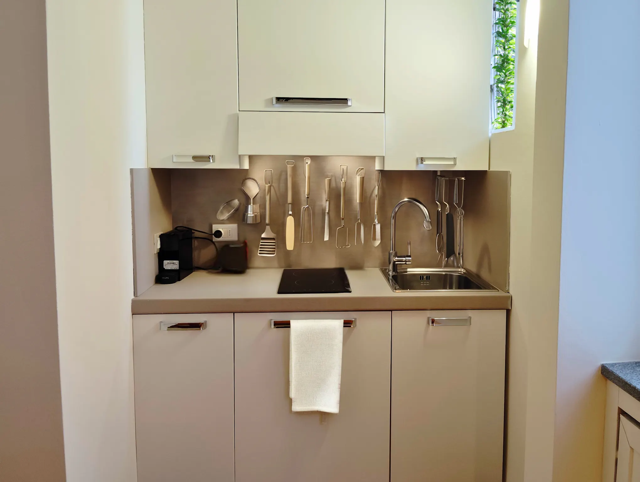 1-Bedroom Apartment in Via Francesco Guicciardini, Milan (1681438) ROOM 4
