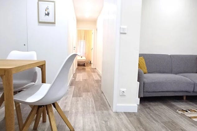 Apartment for rent for €1,600 per month in Porto, Rua dos Bragas