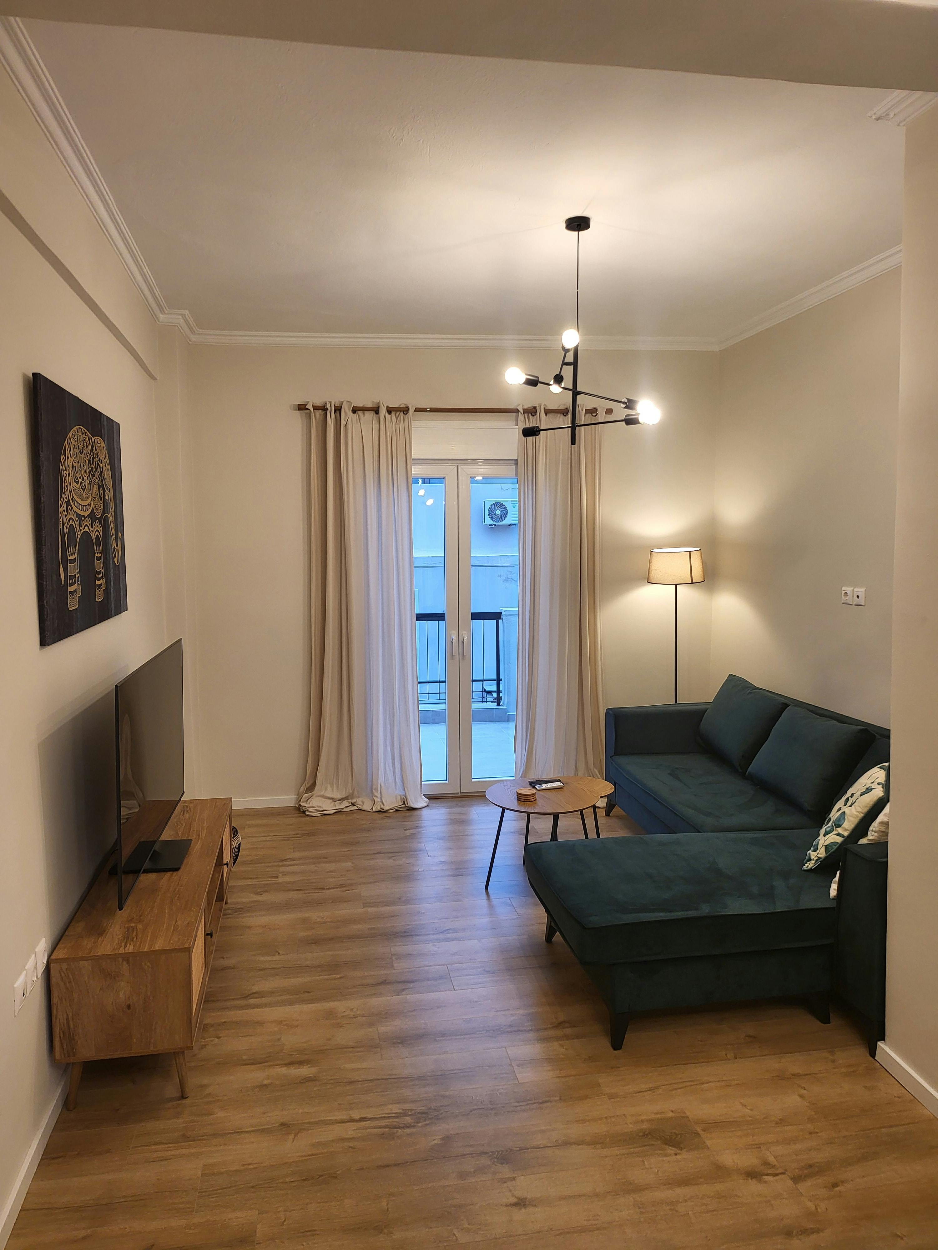 Frinis, Athina preview