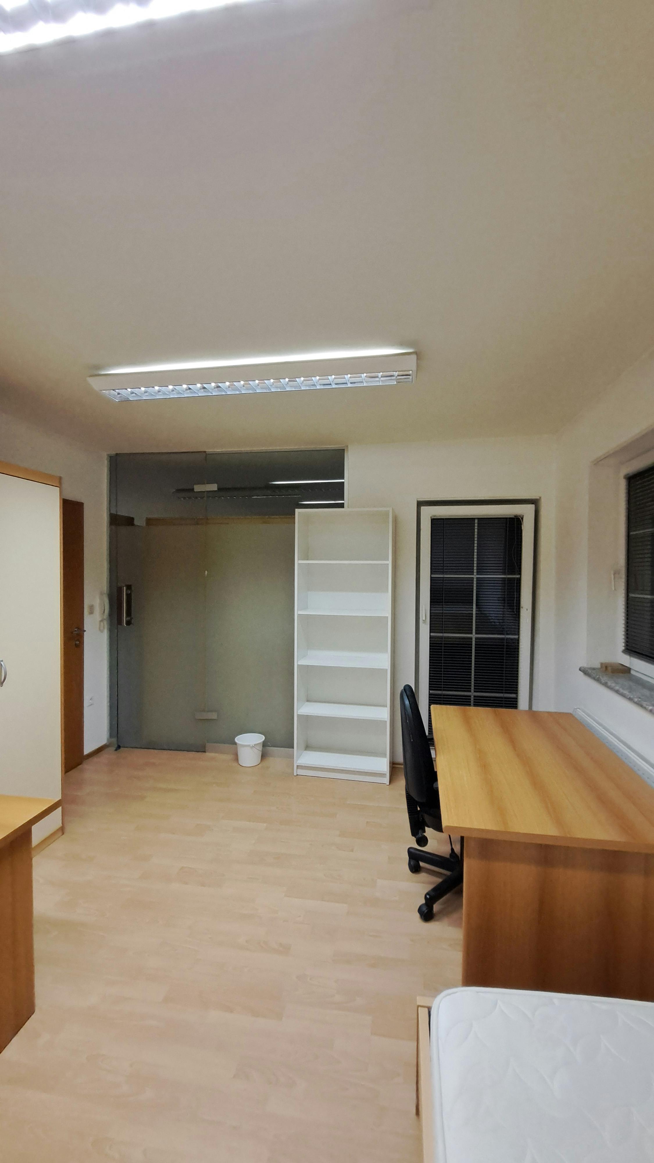 Double room Ljubljana, 1 bed, 13m² — photo 8